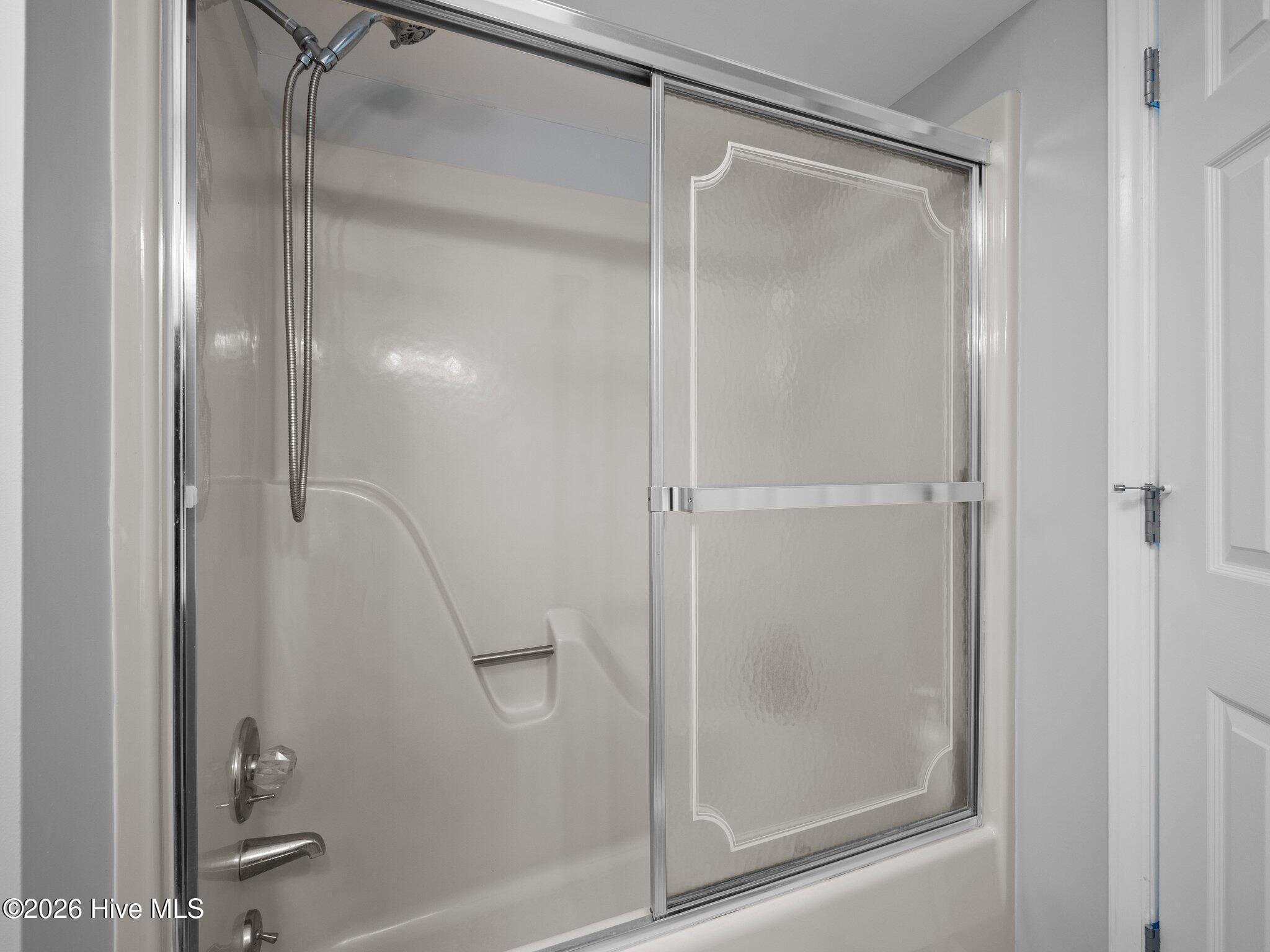 100548532 | Photo 19