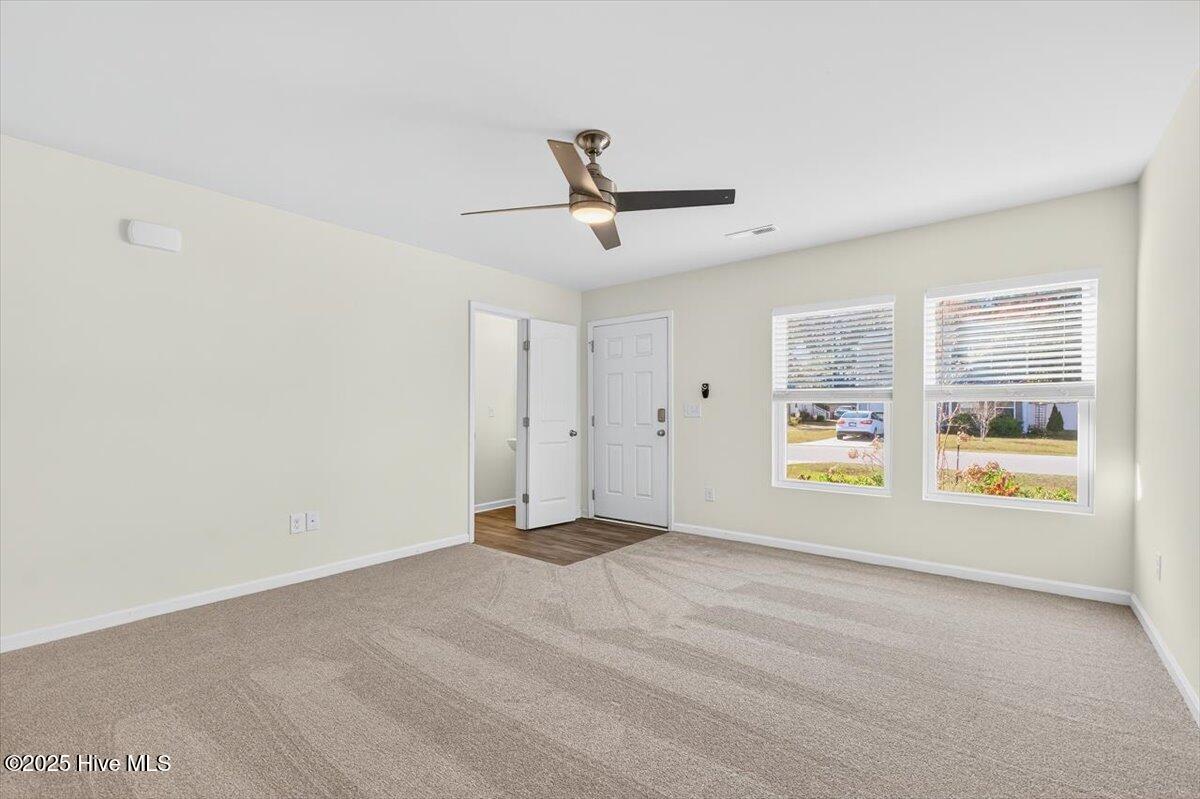 100540215 | Photo 11