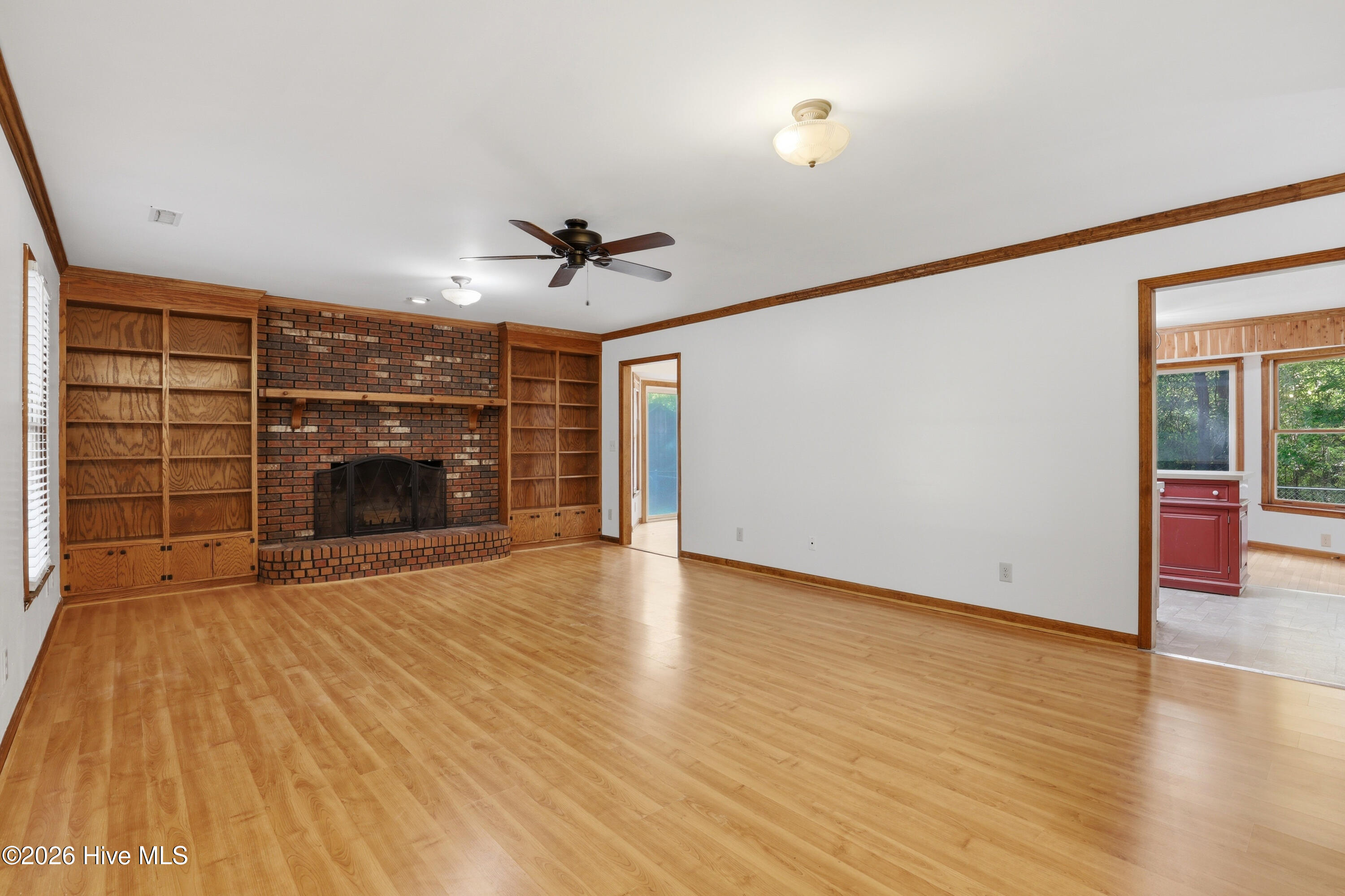 100569494 | Photo 24