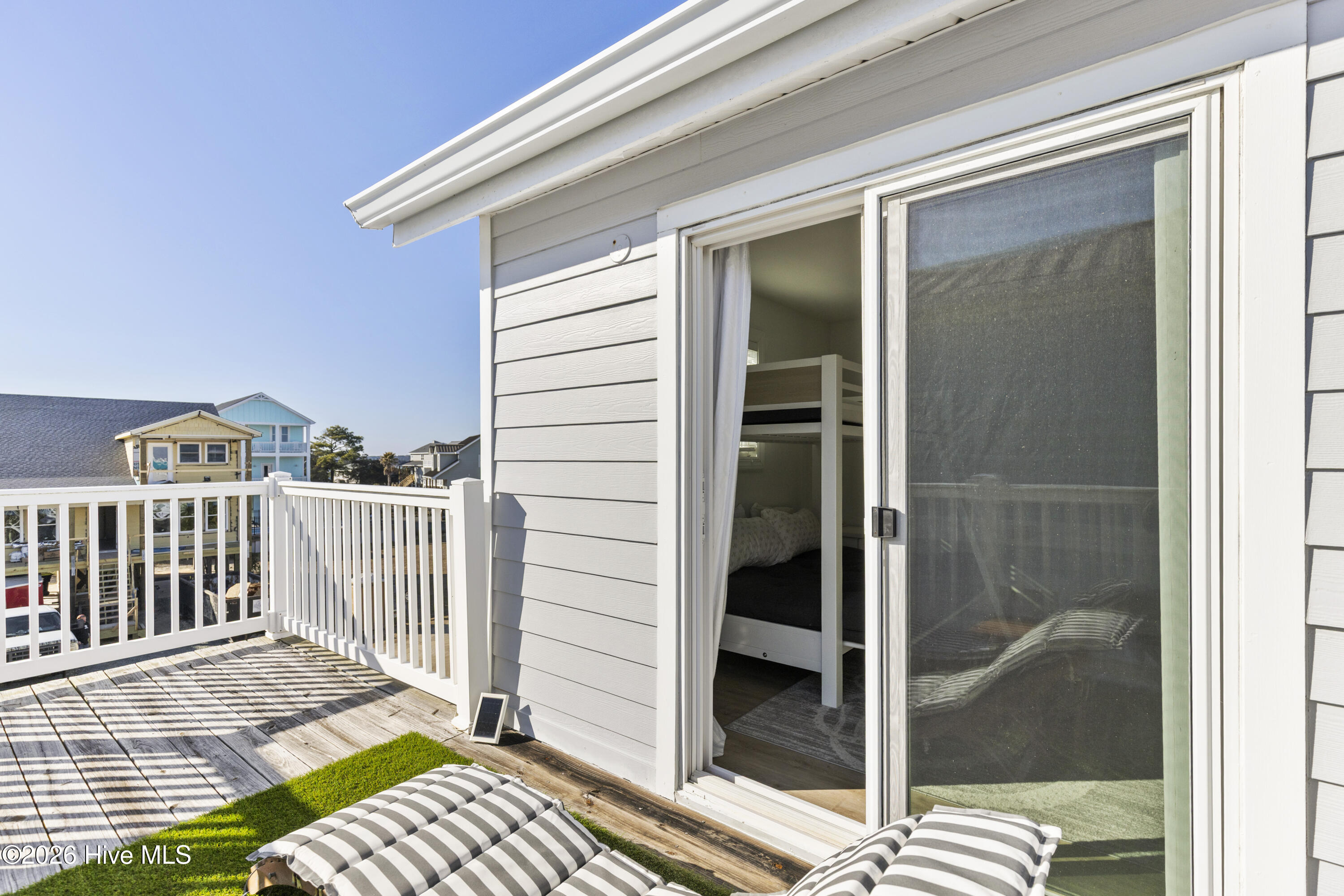 100552709 | Photo 40