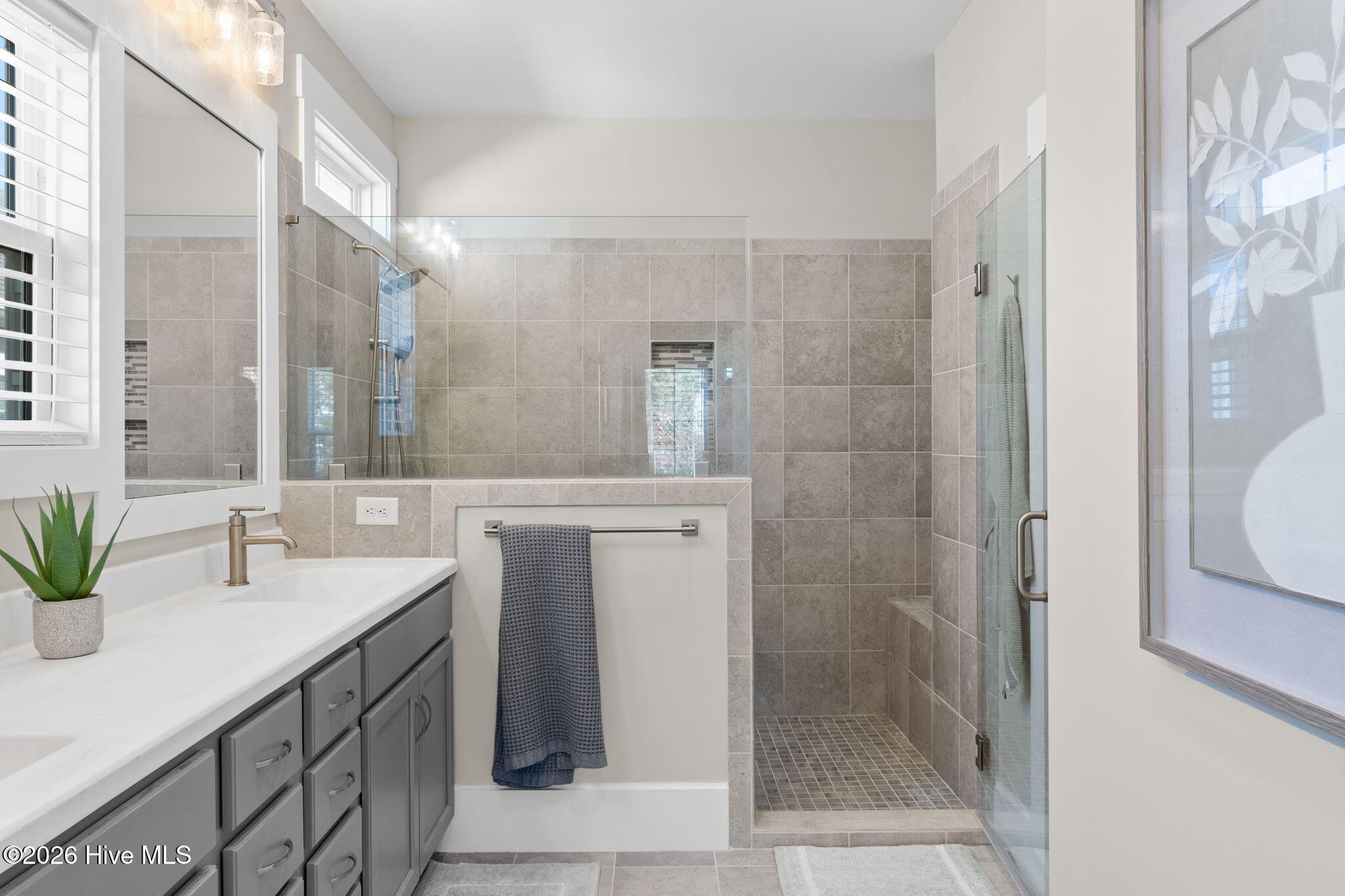 100552042 | Photo 27