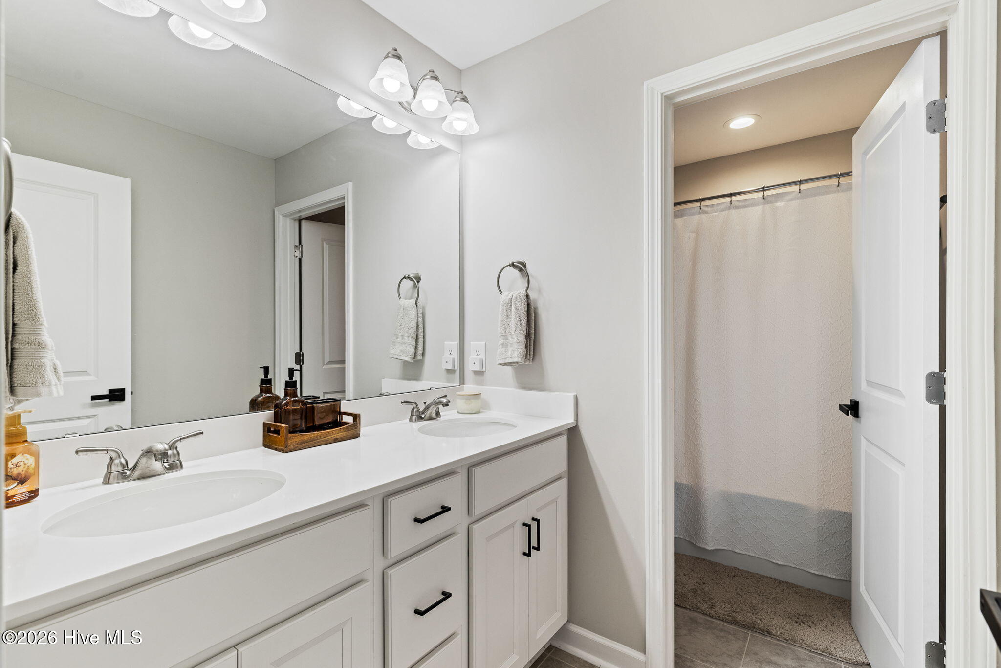 100554738 | Photo 28