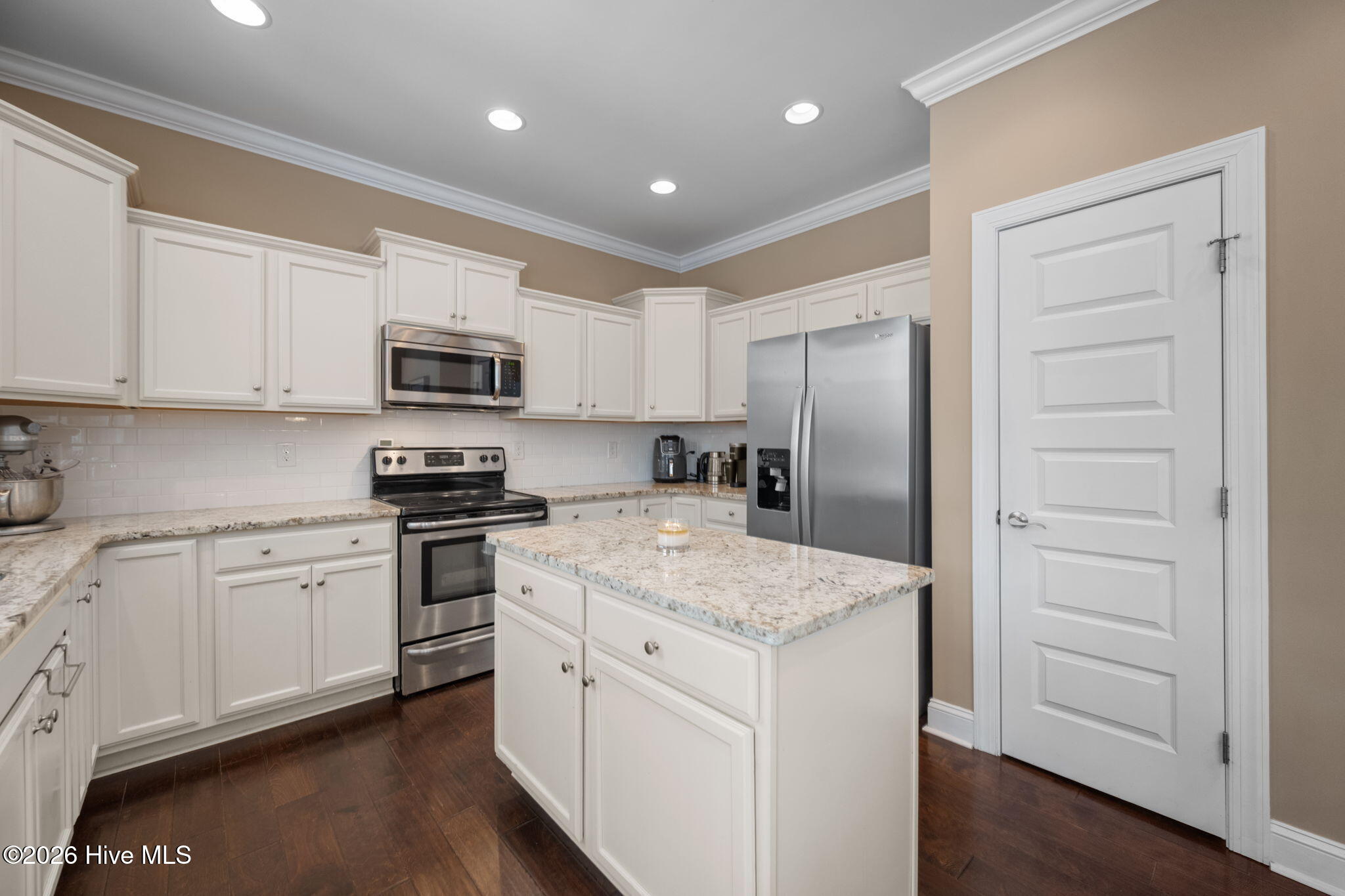 100553408 | Photo 10