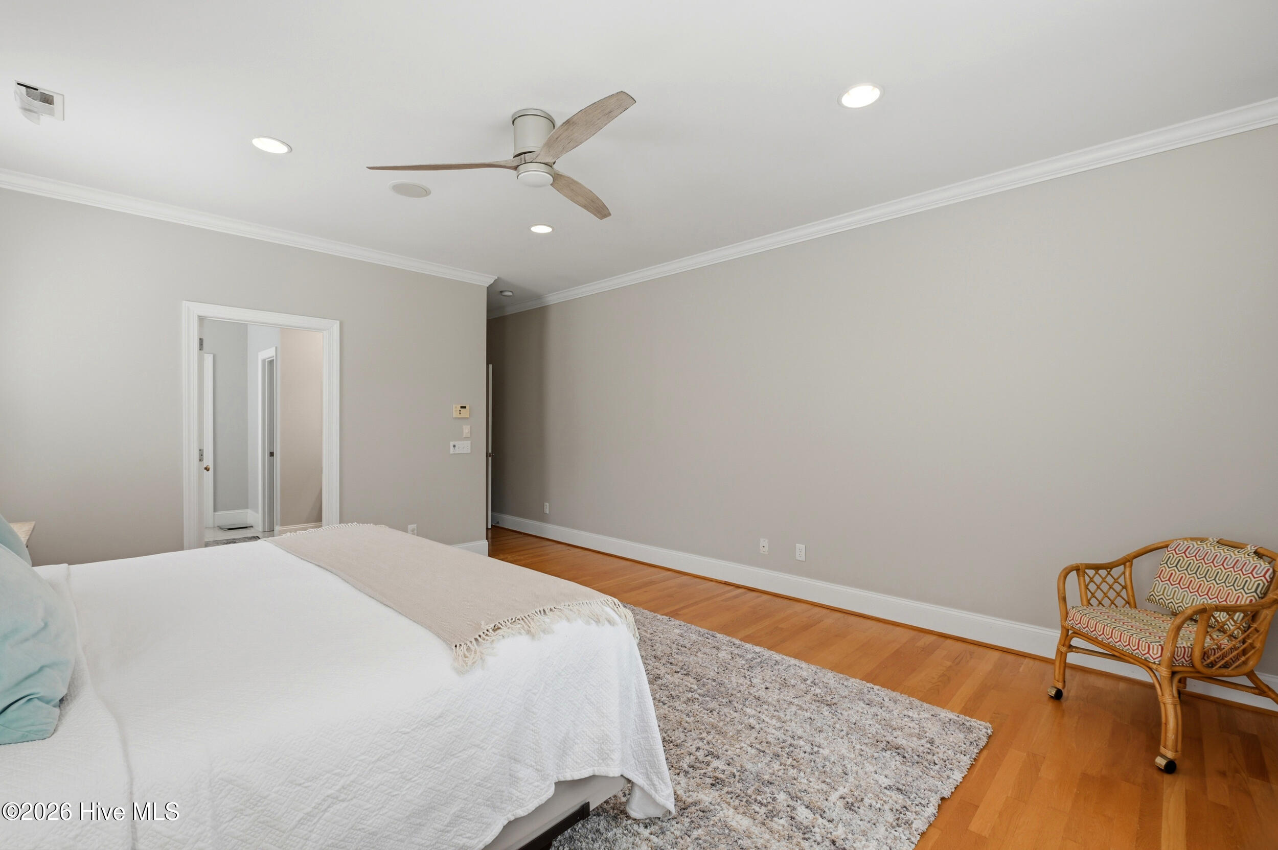 100566106 | Photo 22