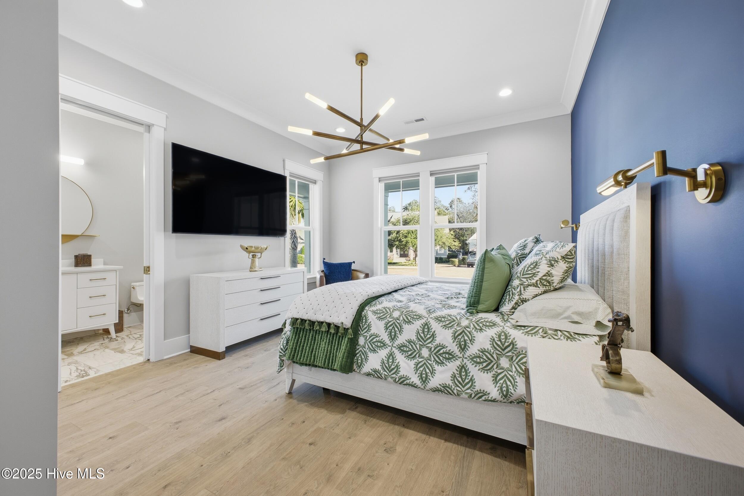 100540842 | Photo 41