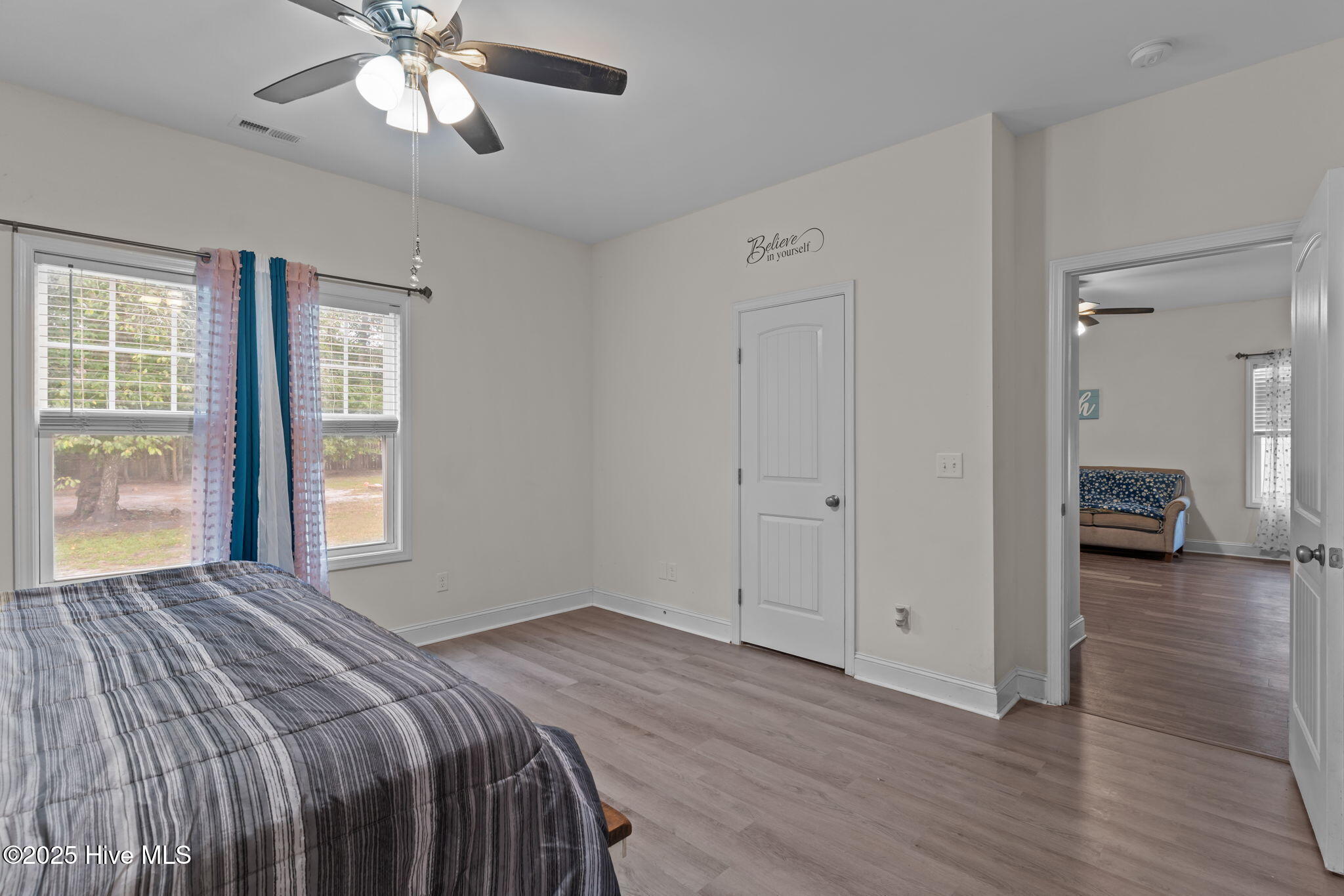 100537079 | Photo 28