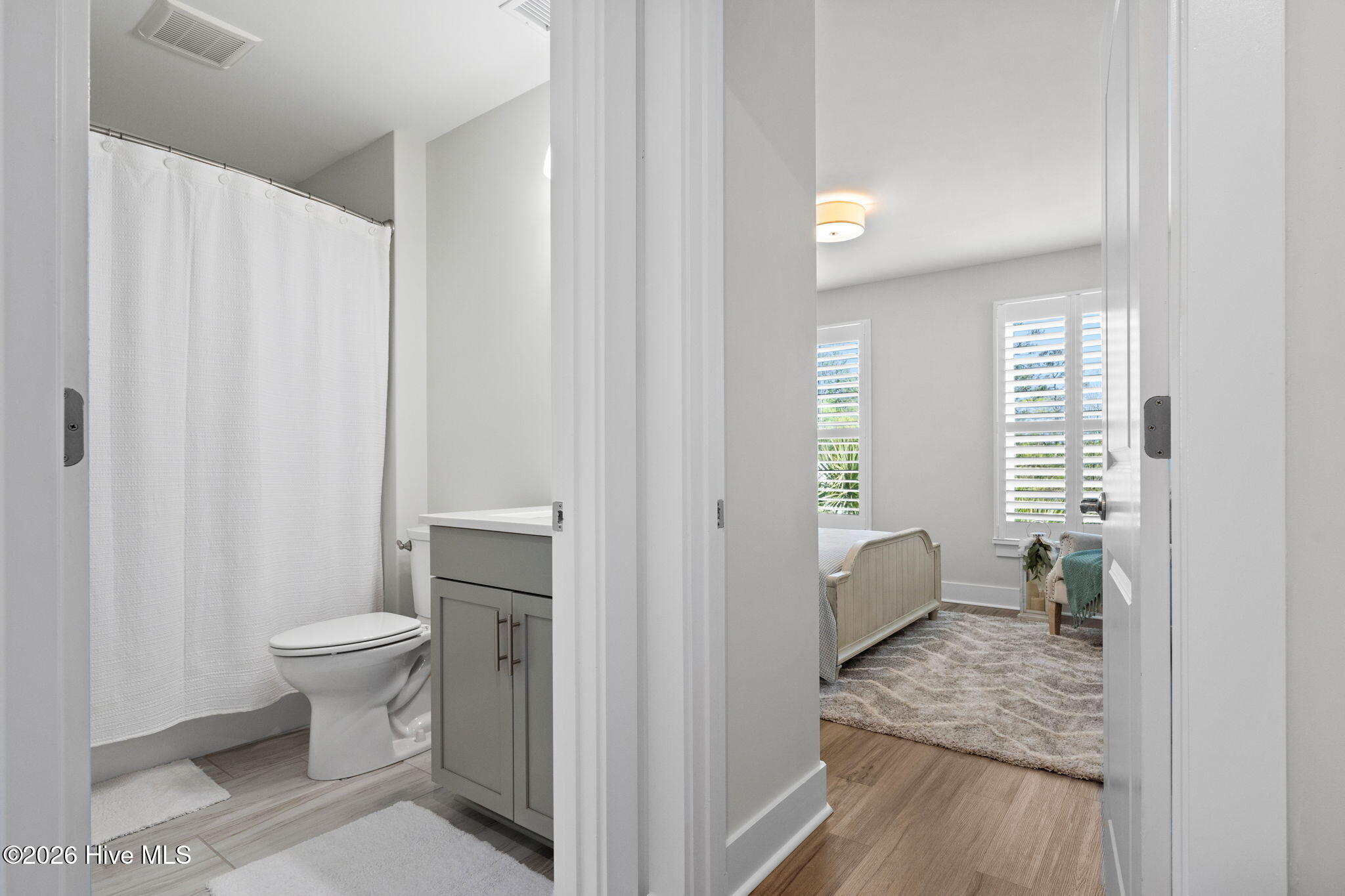 100564957 | Photo 32