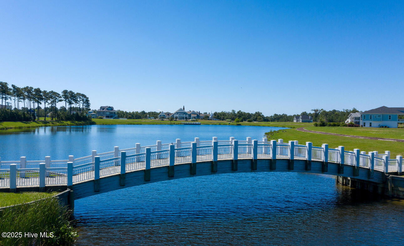 100535671 | Photo 51