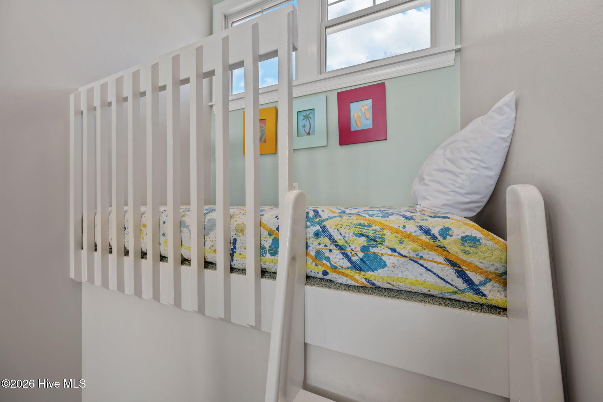 100570241 | Photo 15