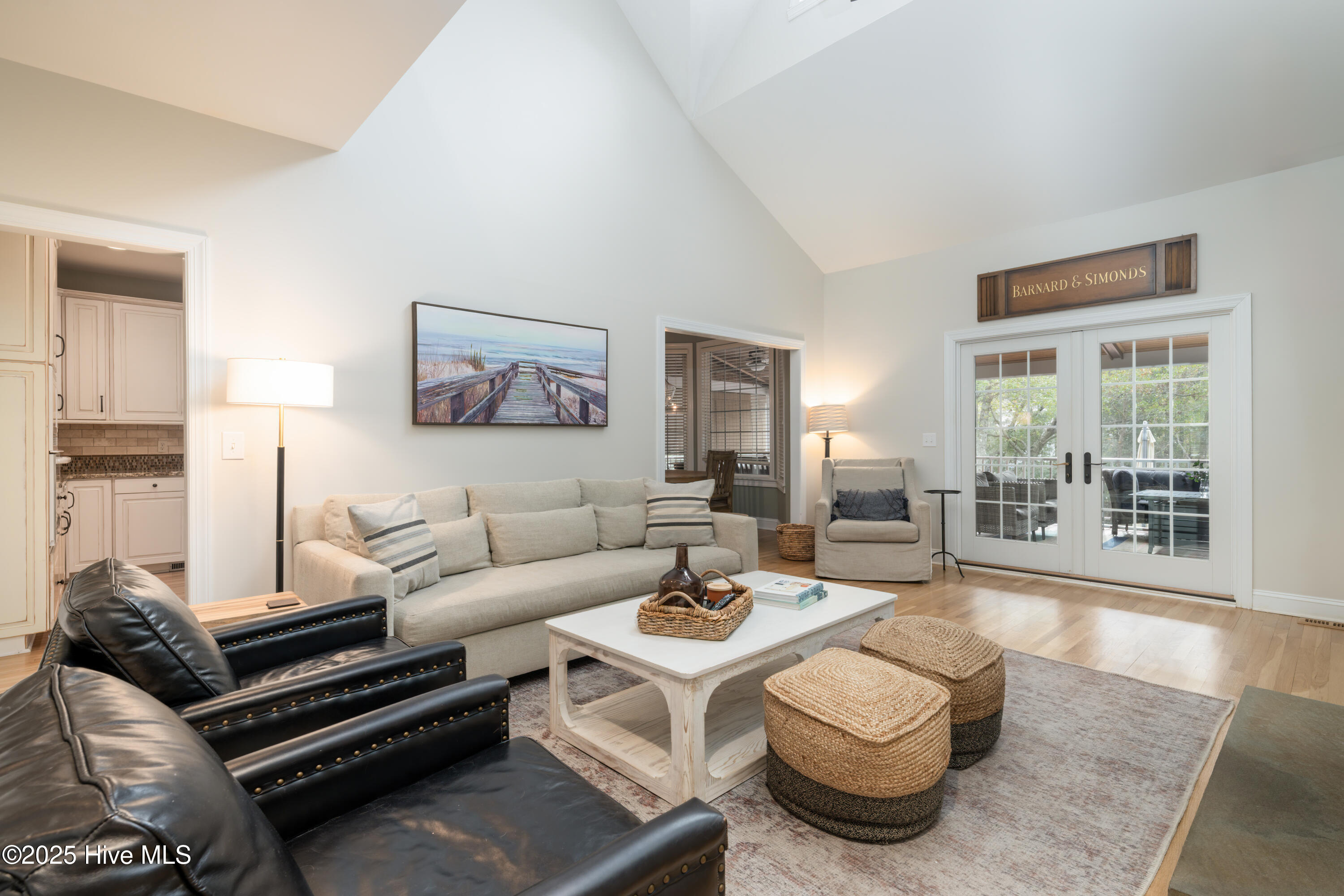 100544767 | Photo 16