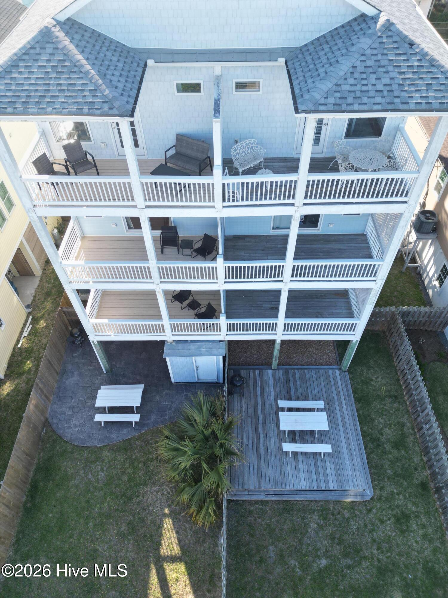 100570467 | Photo 10