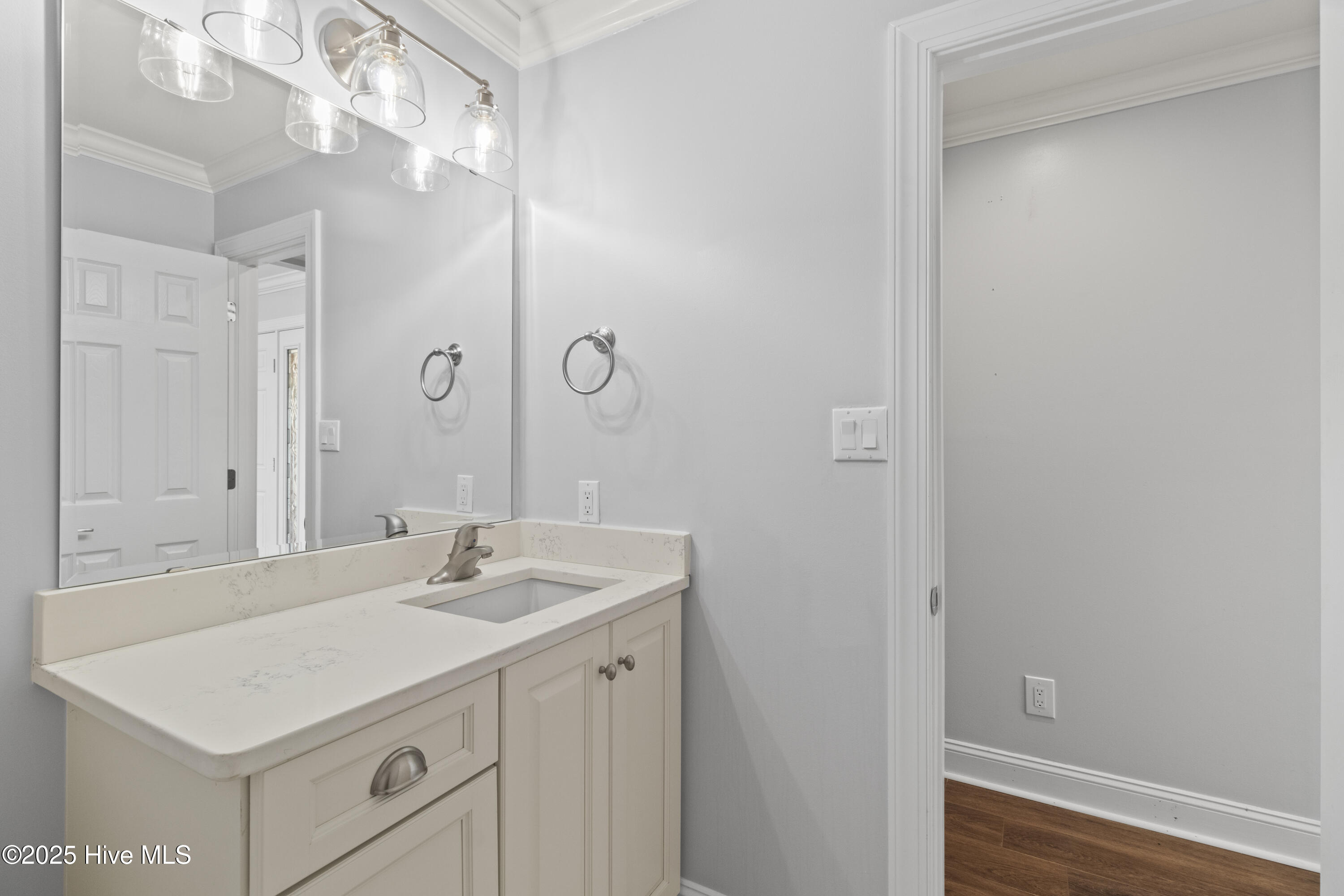 100556358 | Photo 19