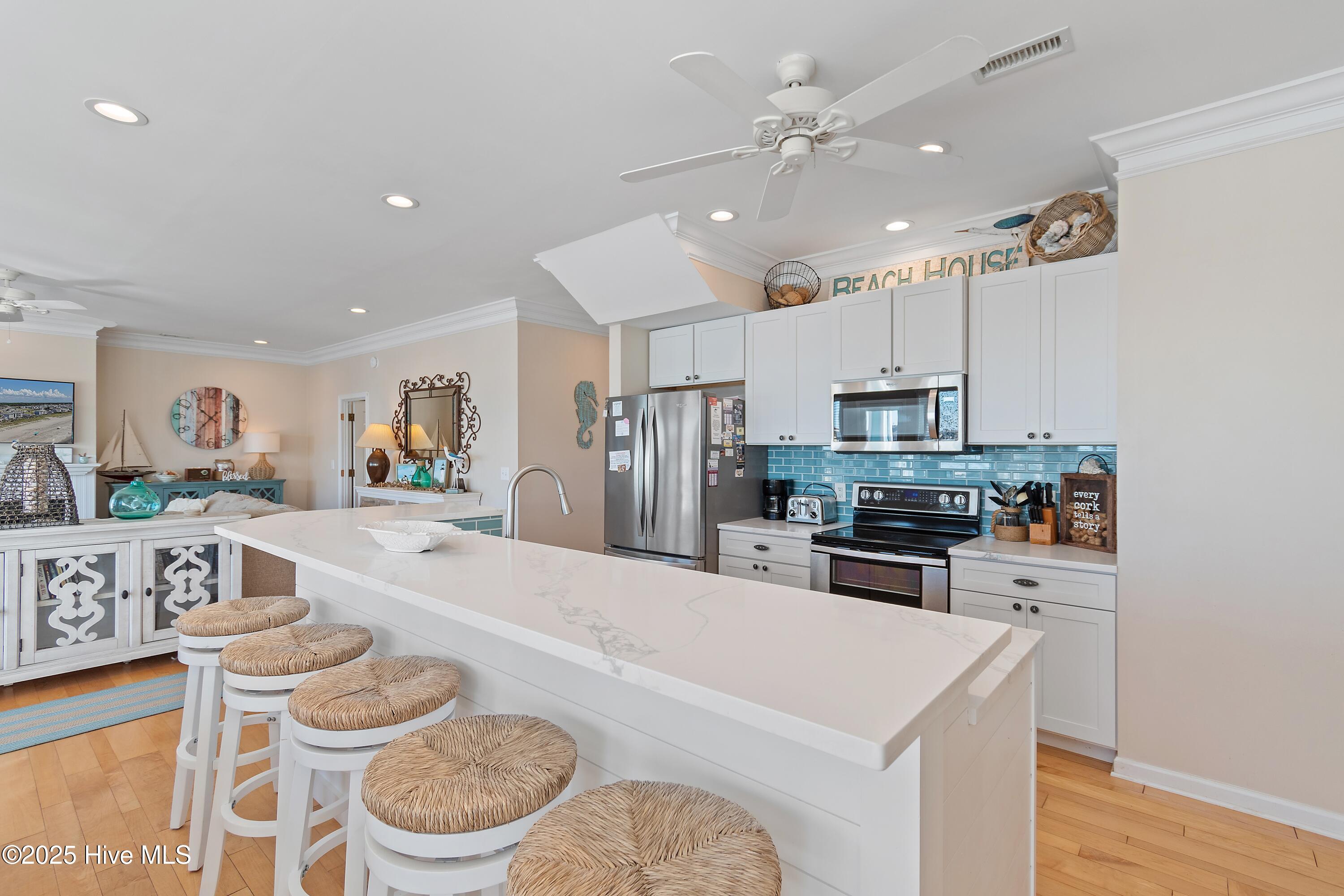 100536498 | Photo 23