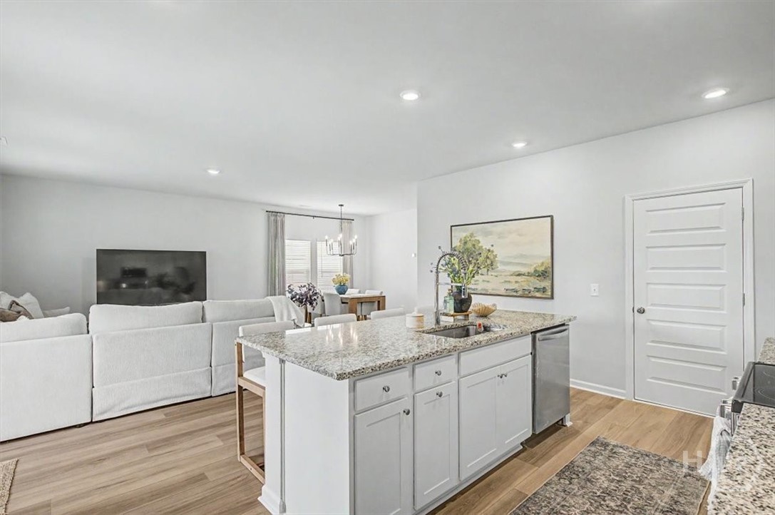 Kitchen with breakfast bar