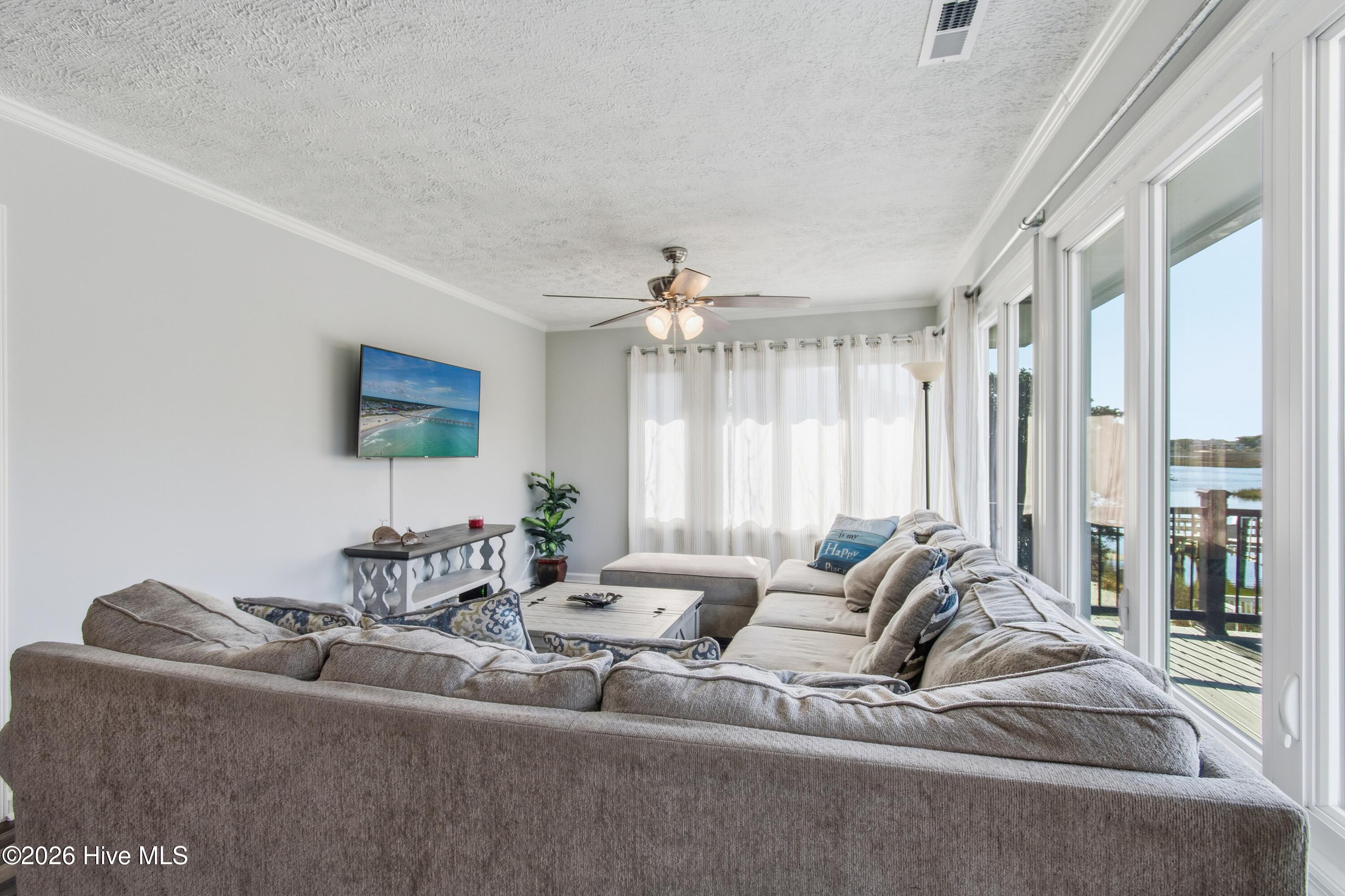 100550998 | Photo 26