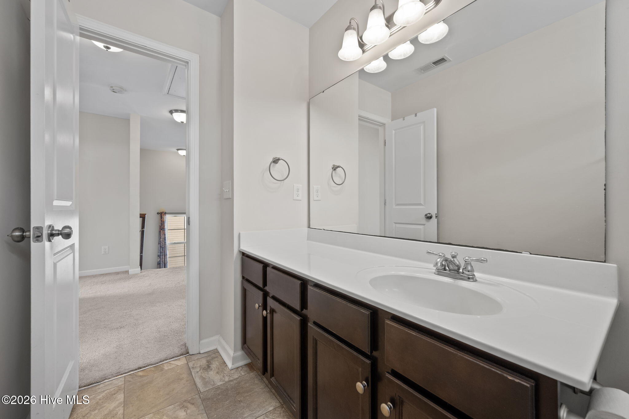 100555792 | Photo 25