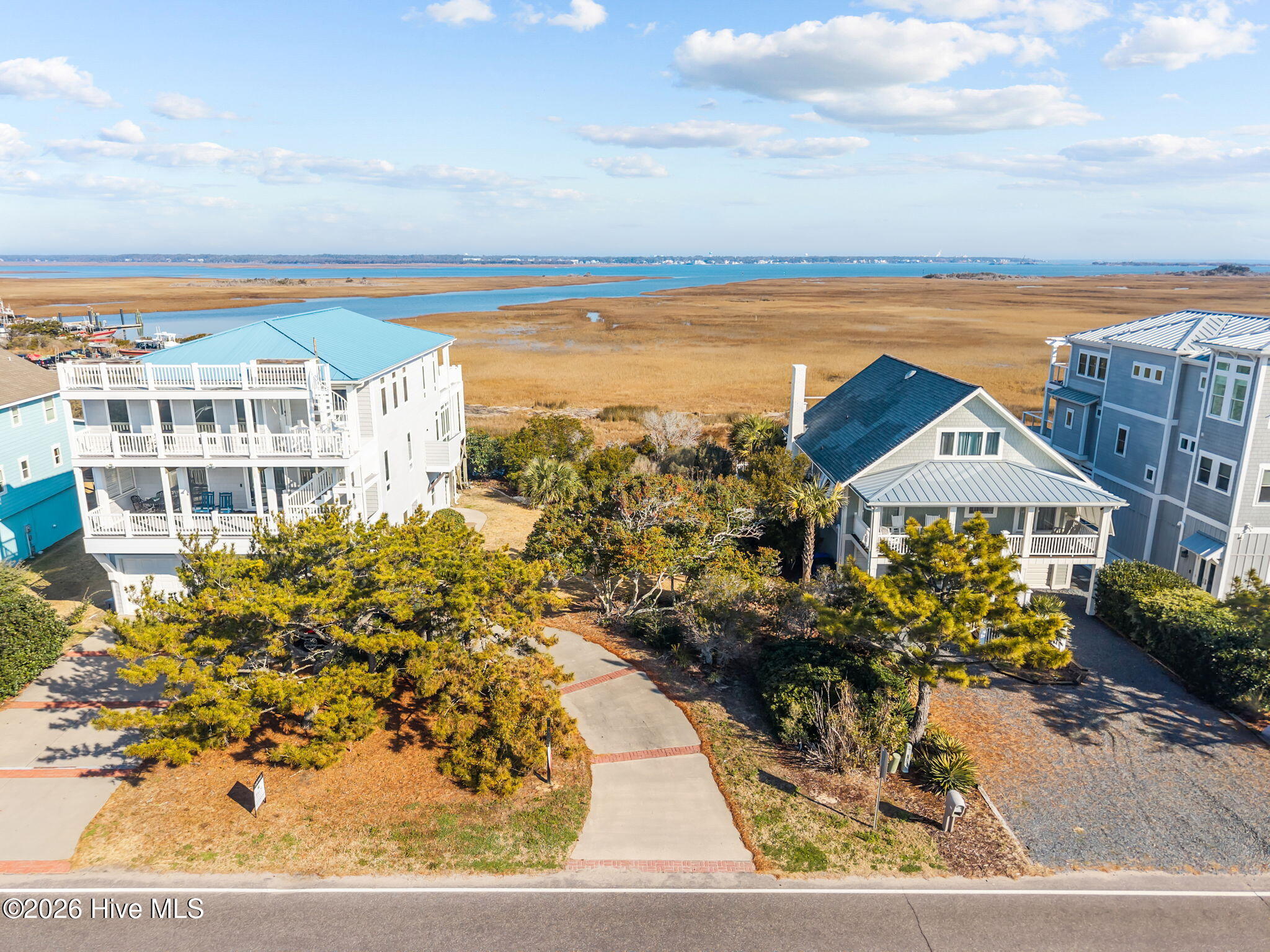 100550406 | Photo 43