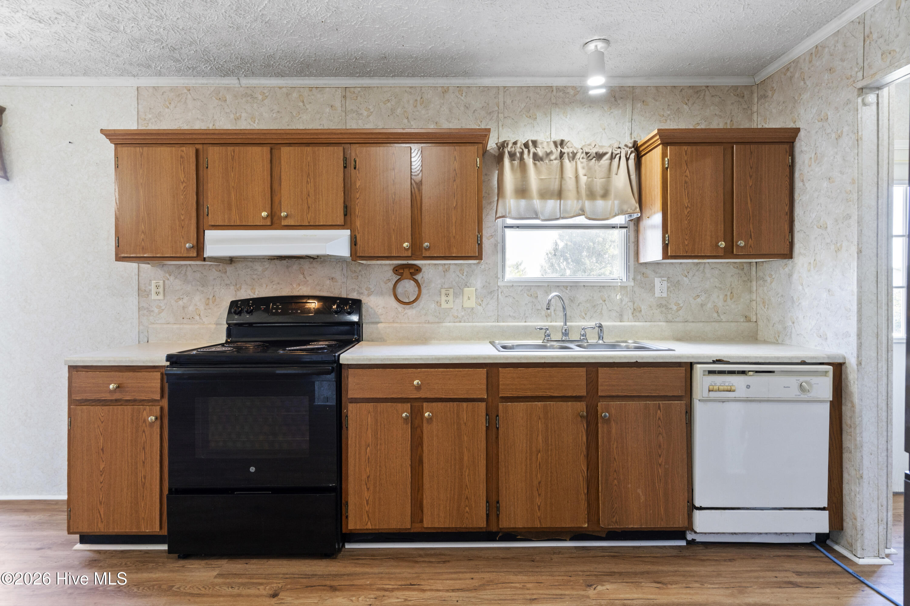 1678 Fred Harrison Kitchen 2