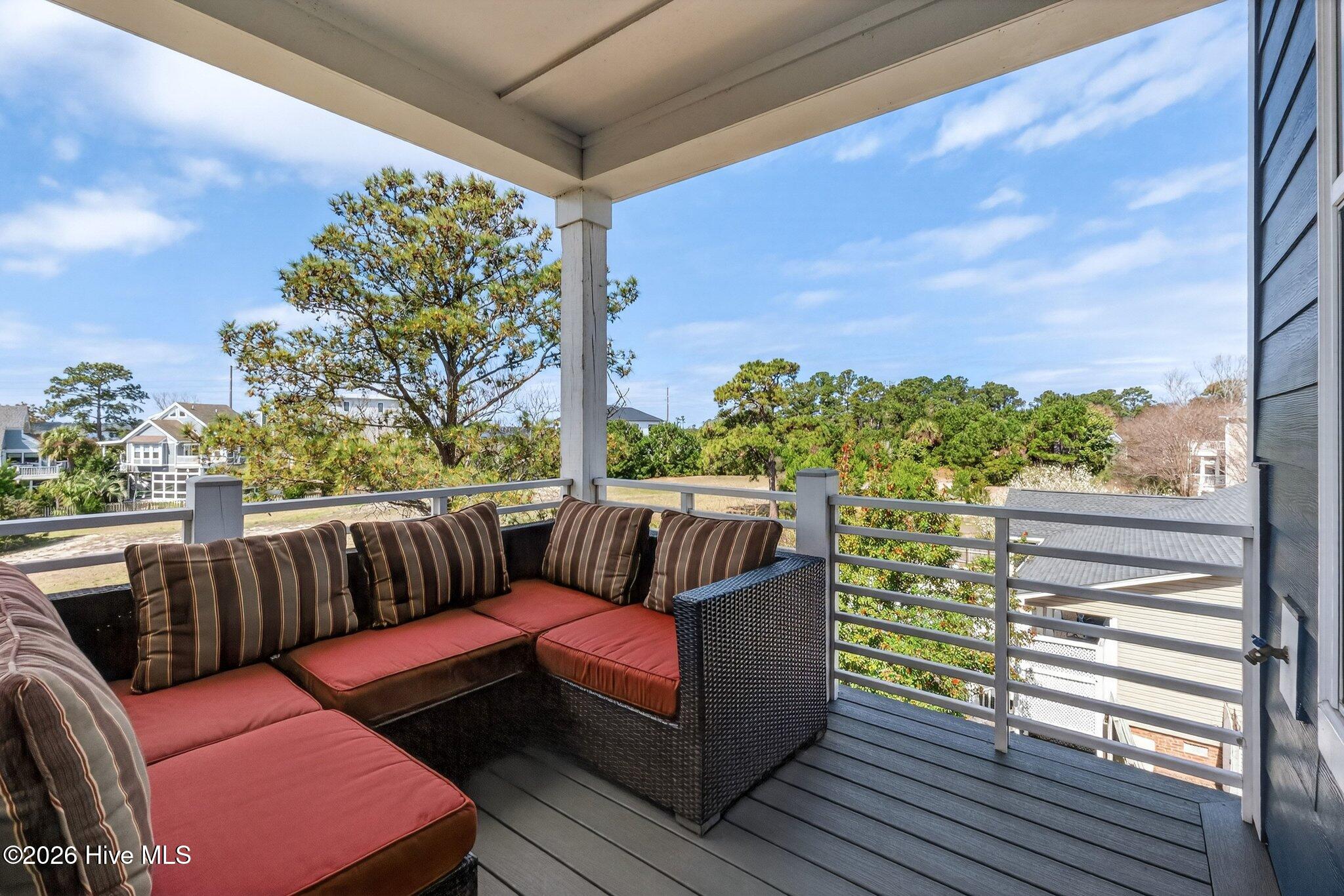 100561460 | Photo 20