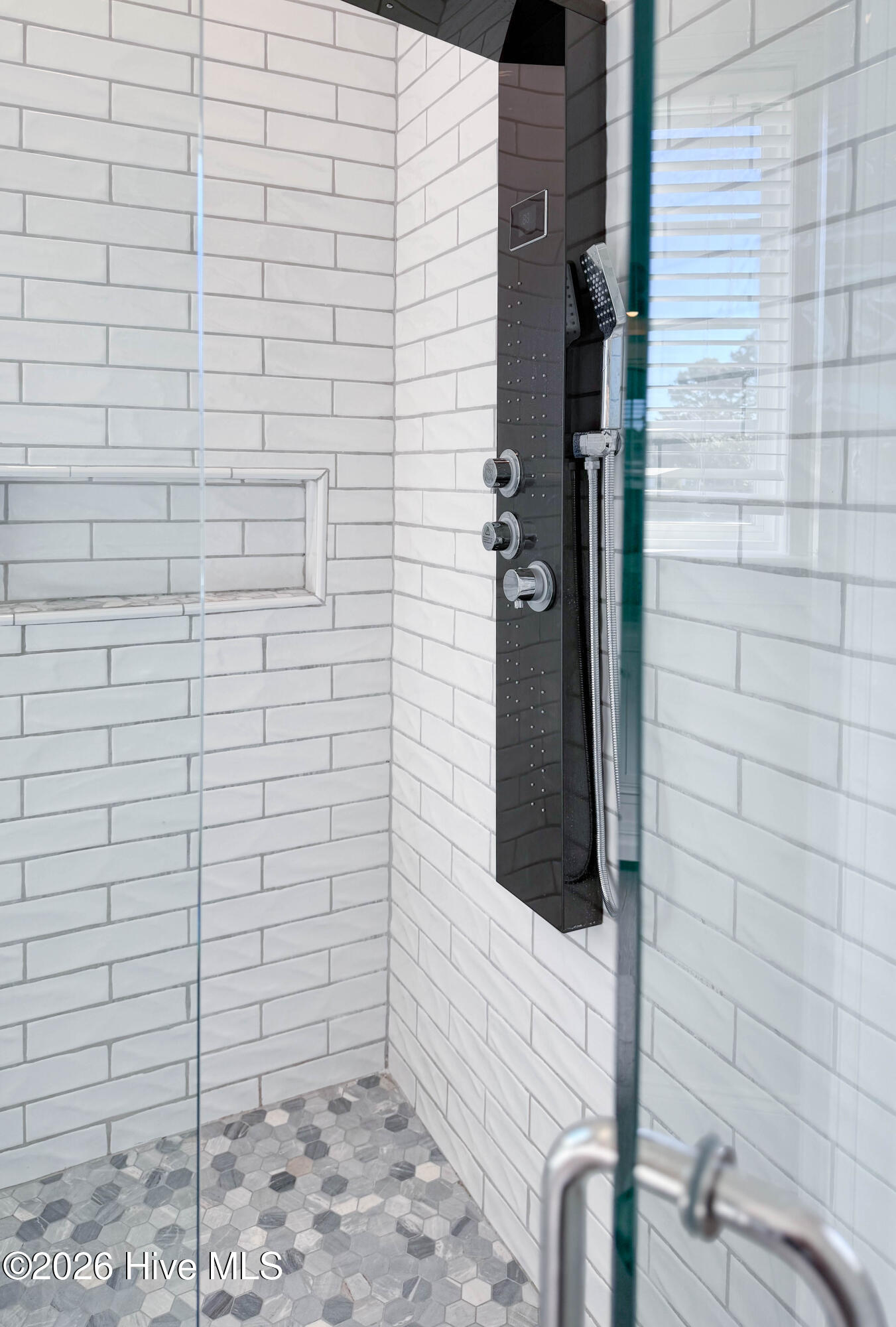 100550265 | Photo 40