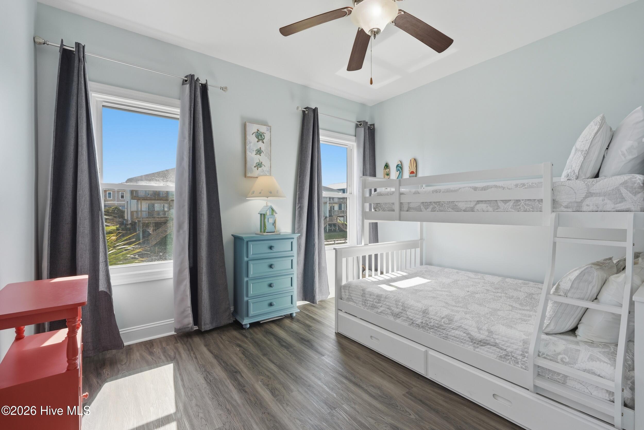 100565871 | Photo 17