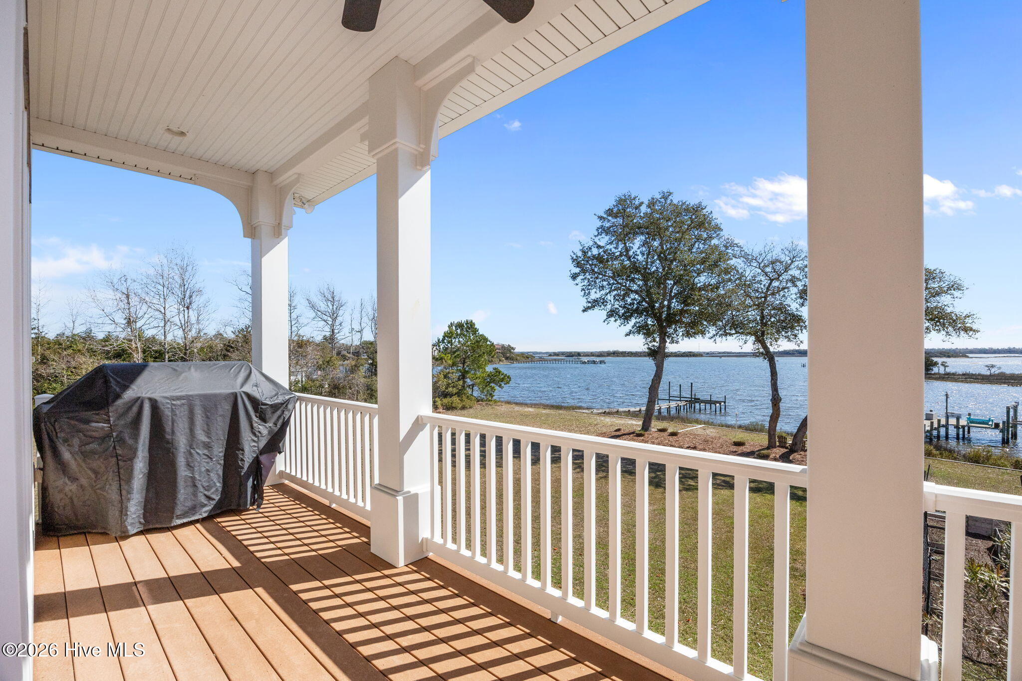 100561060 | Photo 43