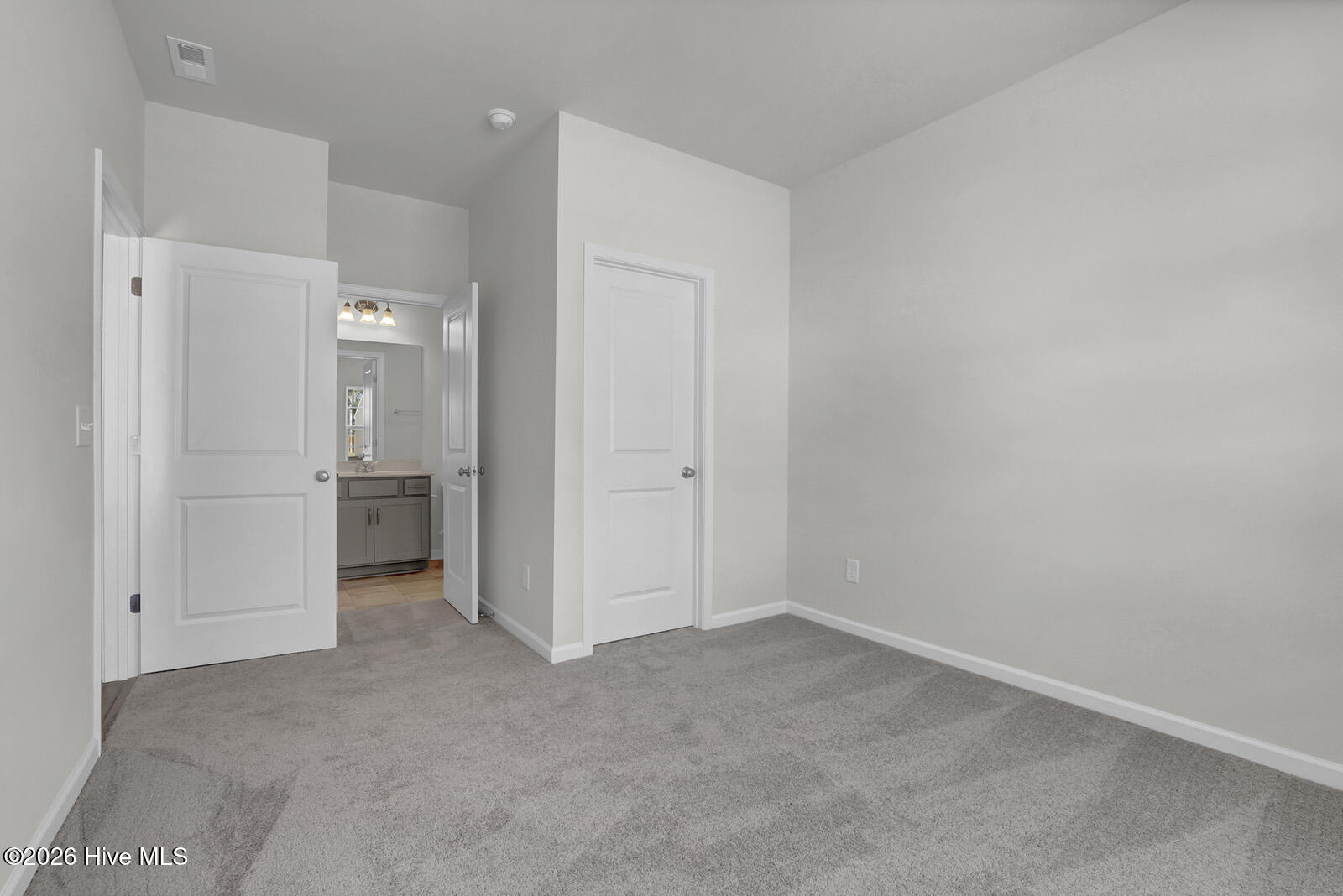 100550326 | Photo 21