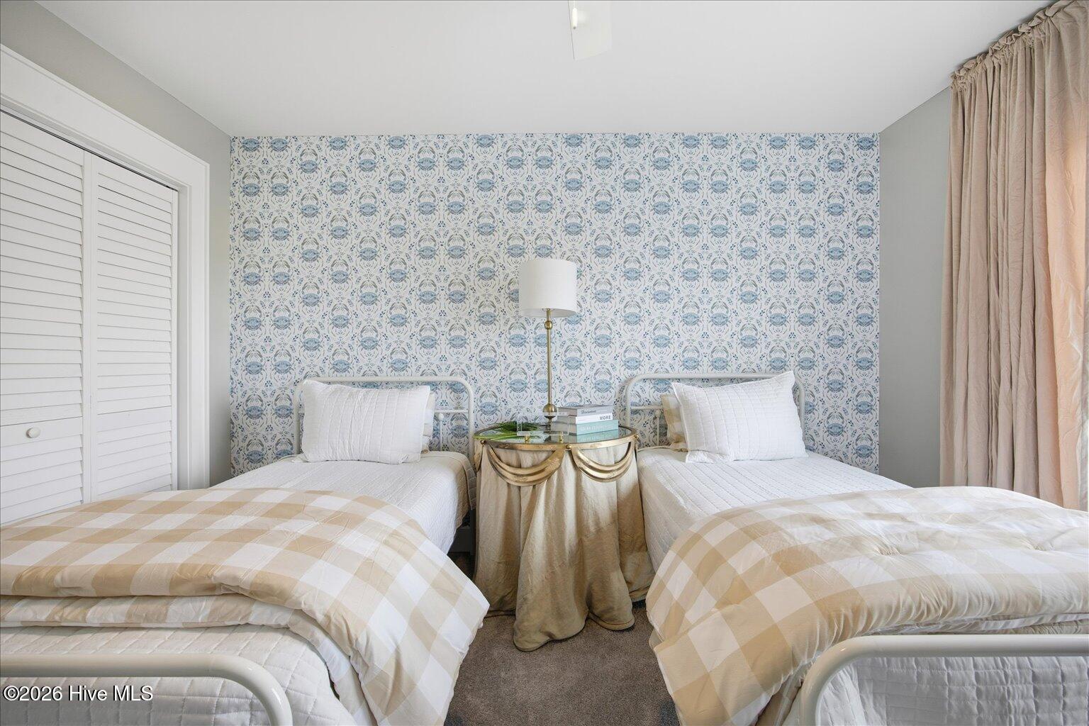 100548243 | Photo 41