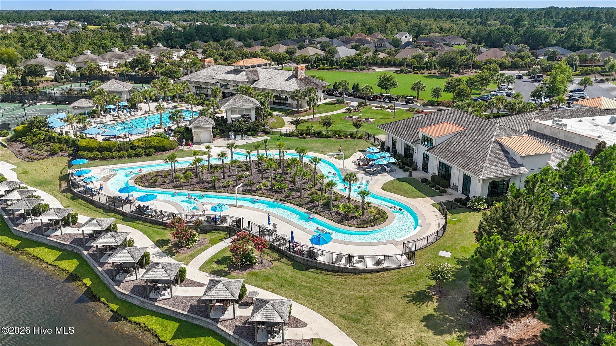 100556989 | Photo 40