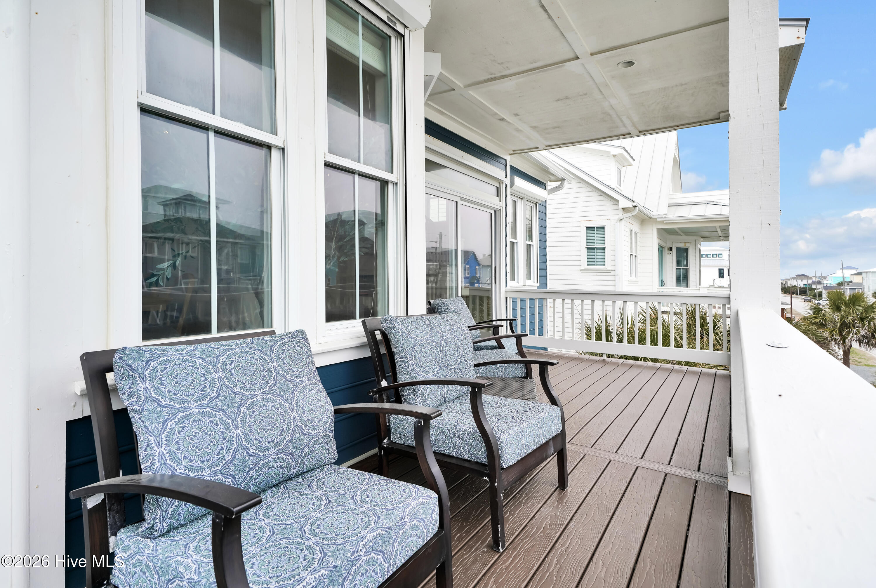 100561238 | Photo 36