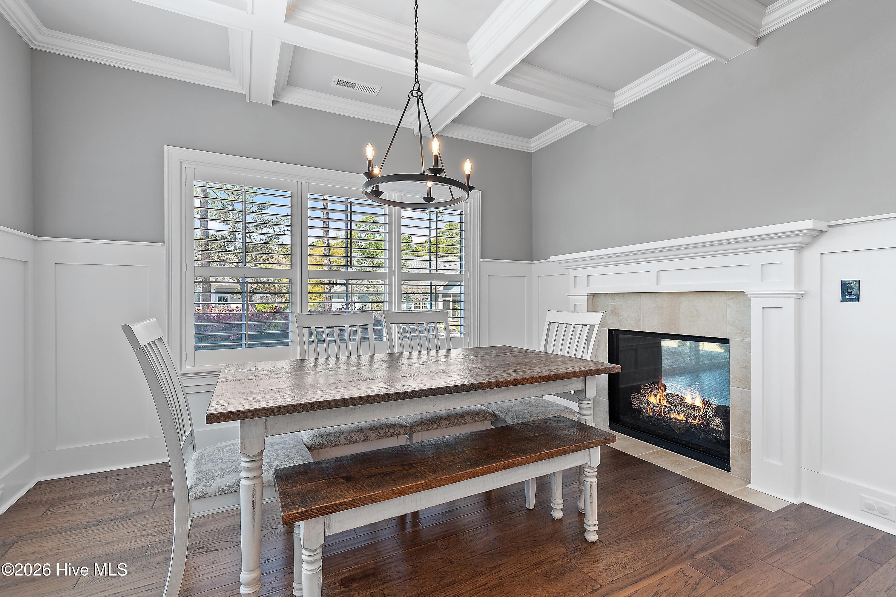 100564386 | Photo 24