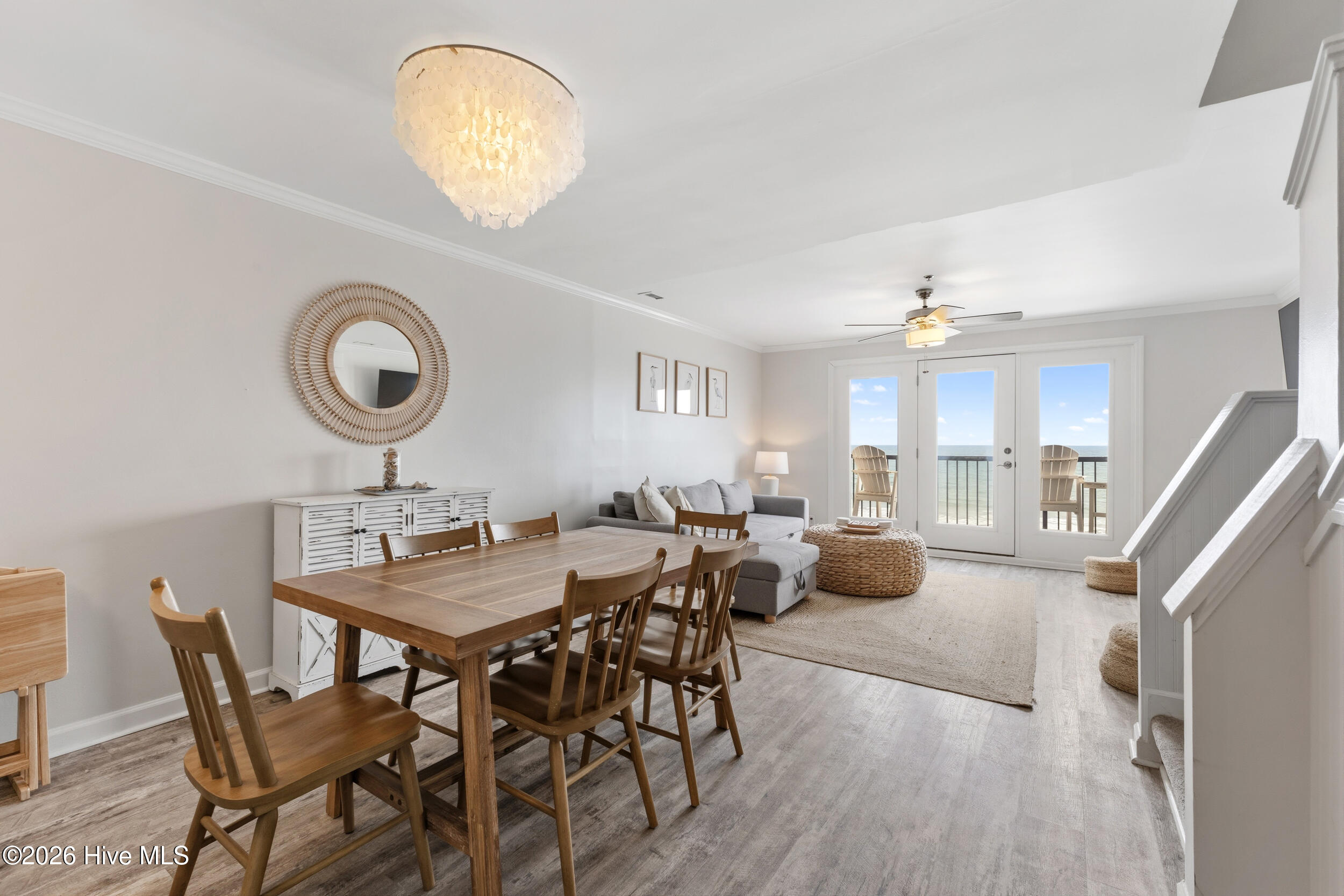 100566139 | Photo 14