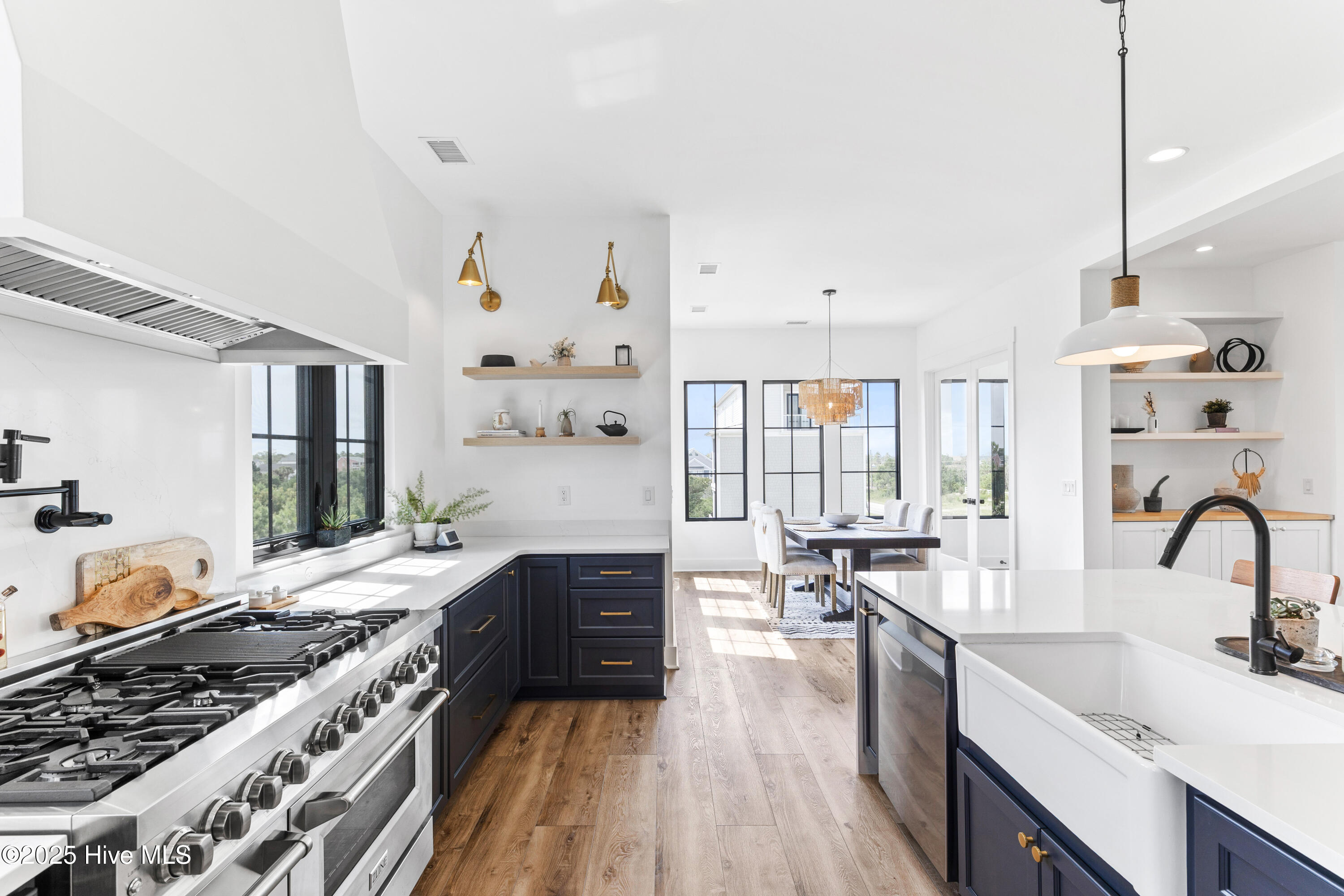 100534624 | Photo 18