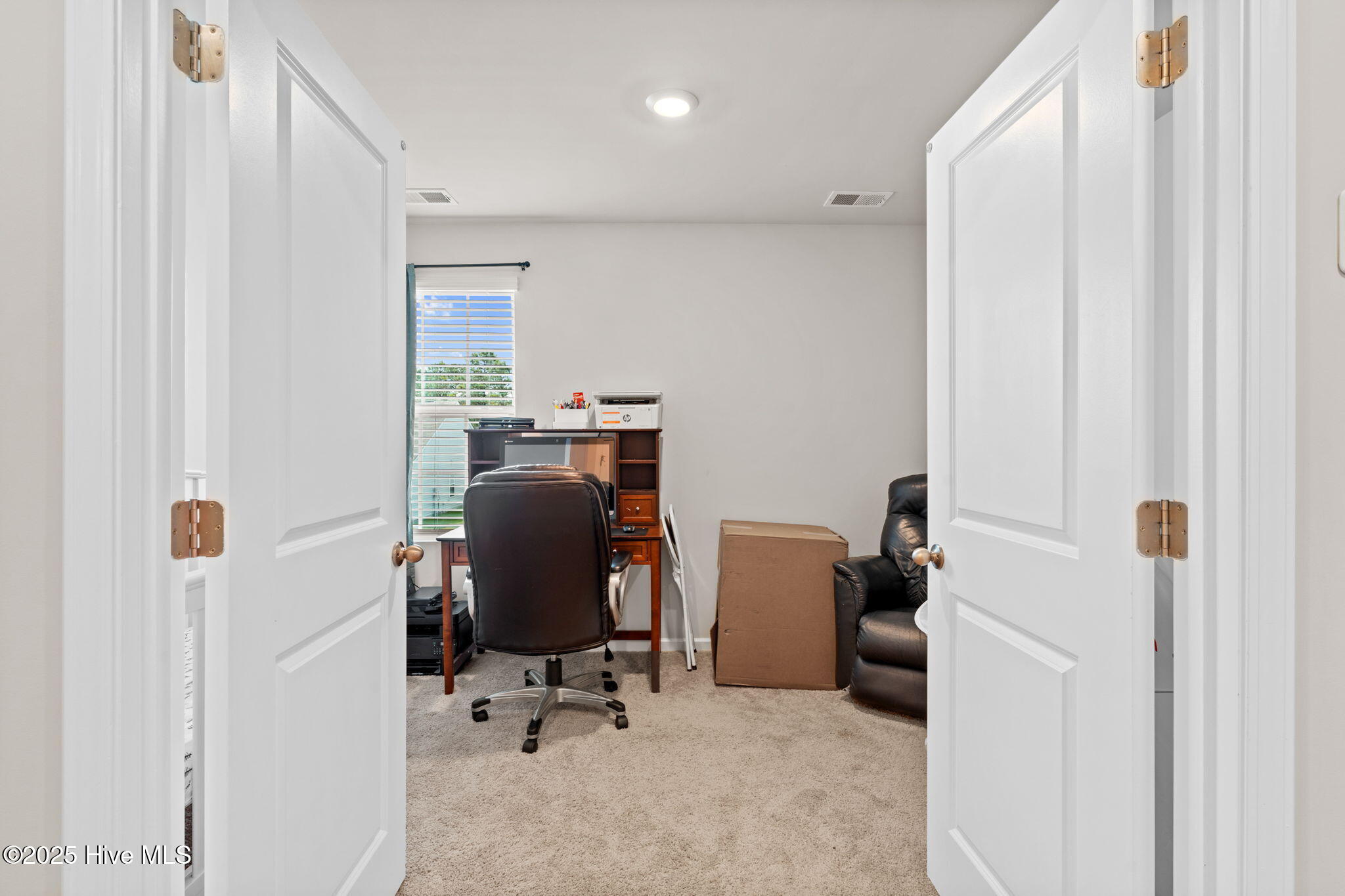 100515817 | Photo 23