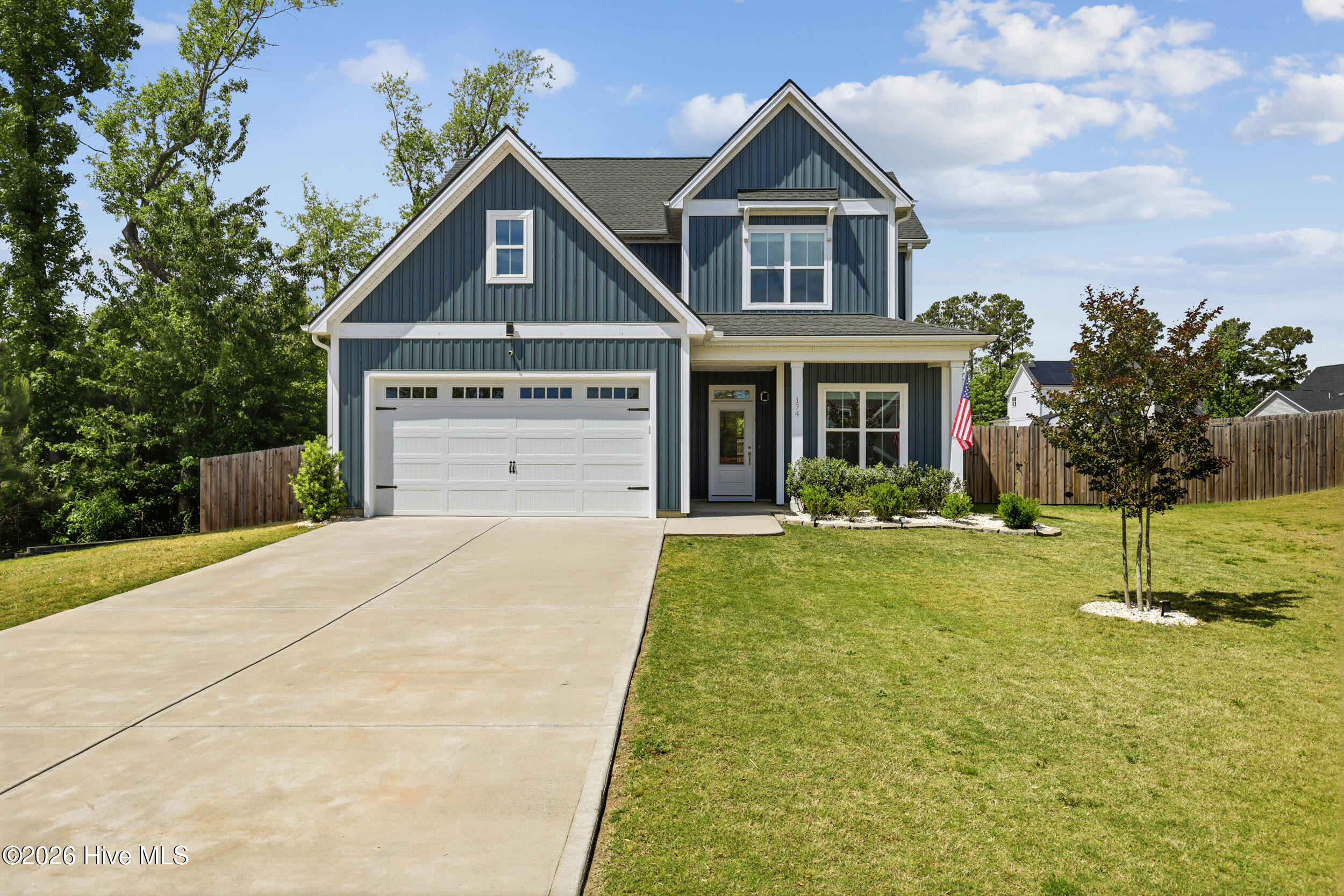 100570629 | Photo 52