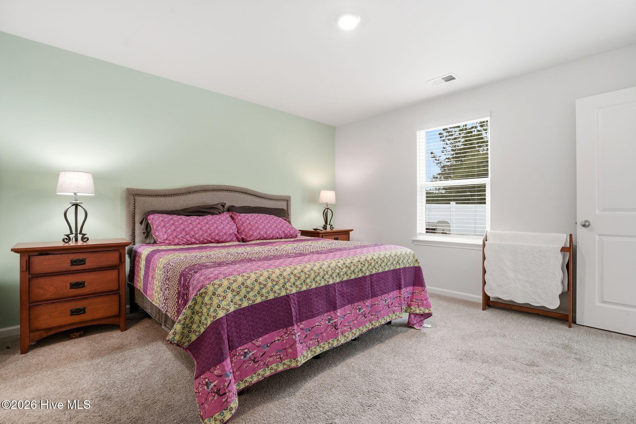 100559069 | Photo 15