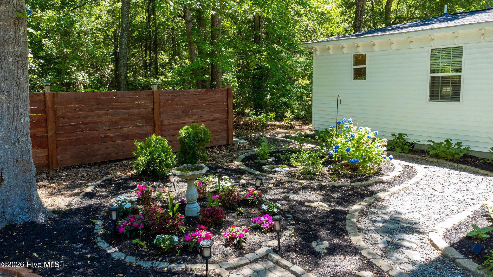 100554921 | Photo 72