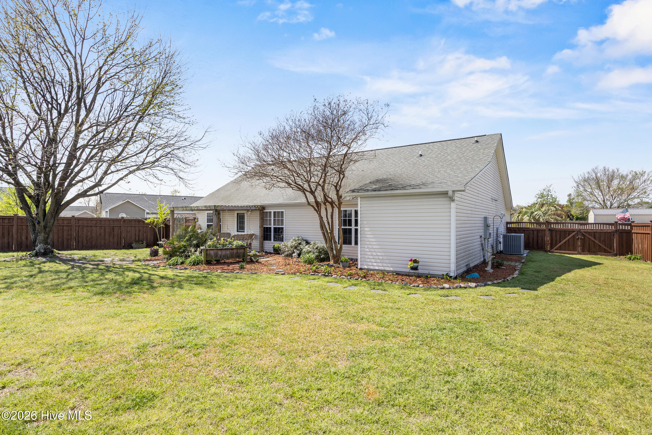 100562673 | Photo 32