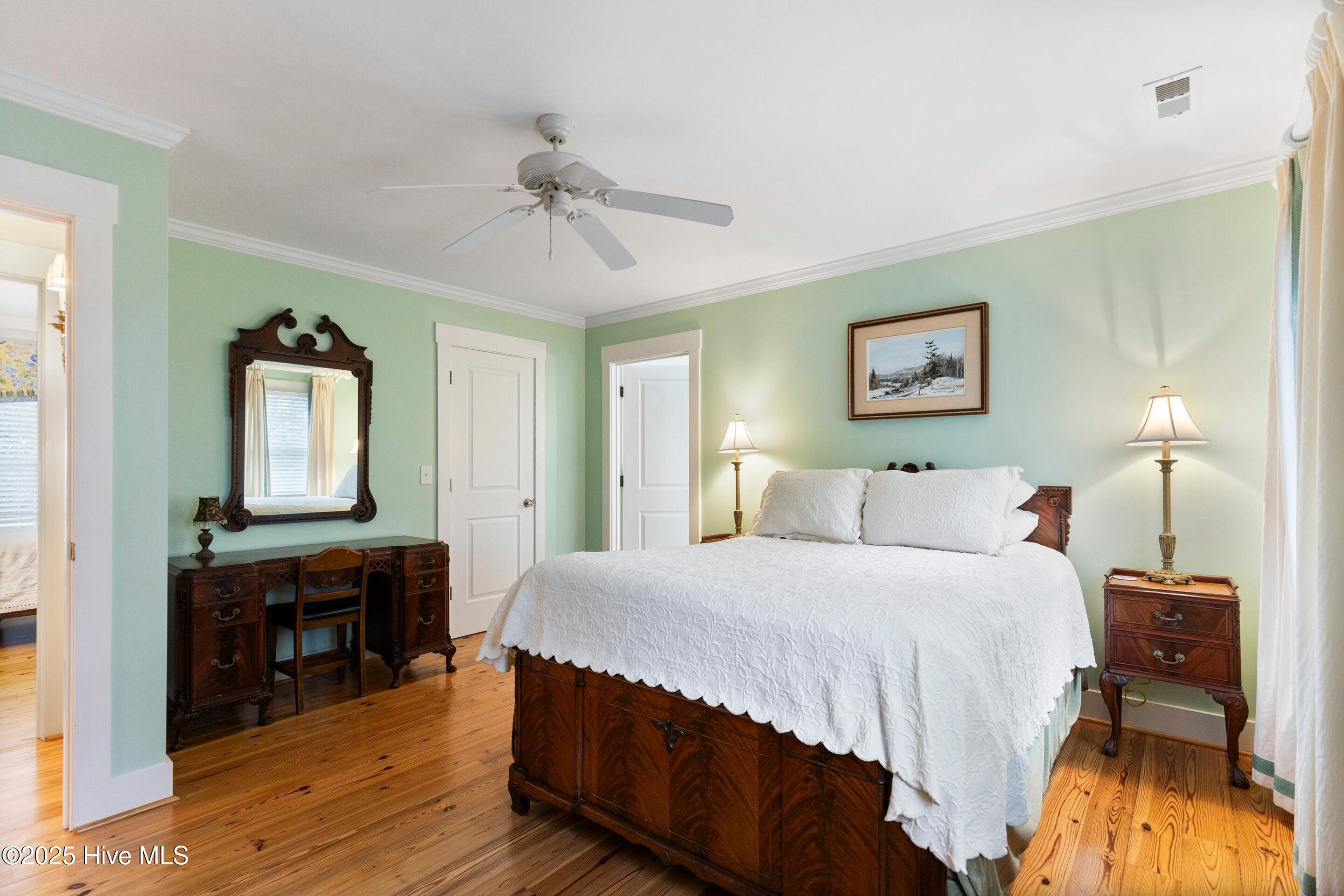 100544140 | Photo 63