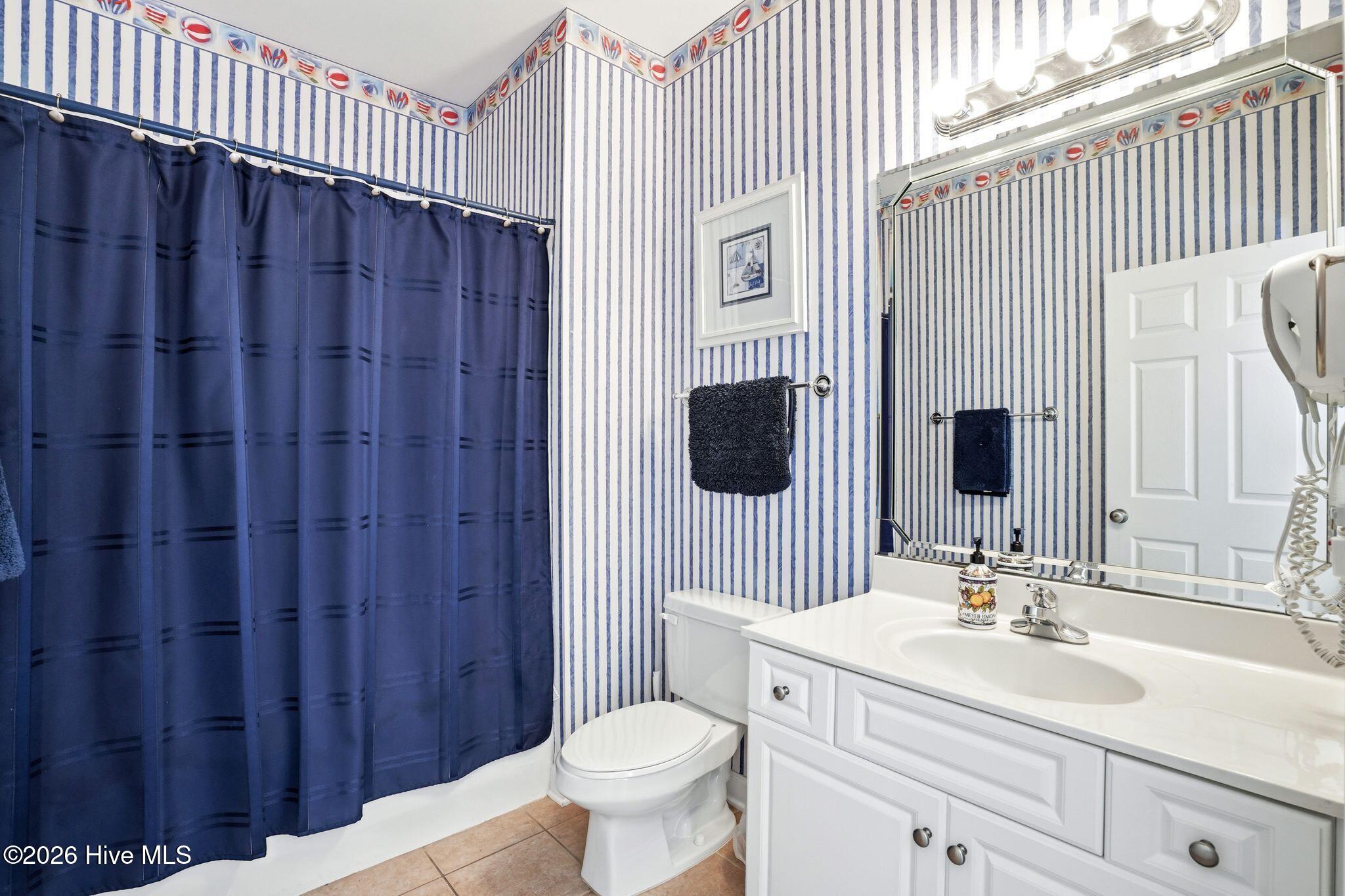 100565288 | Photo 32