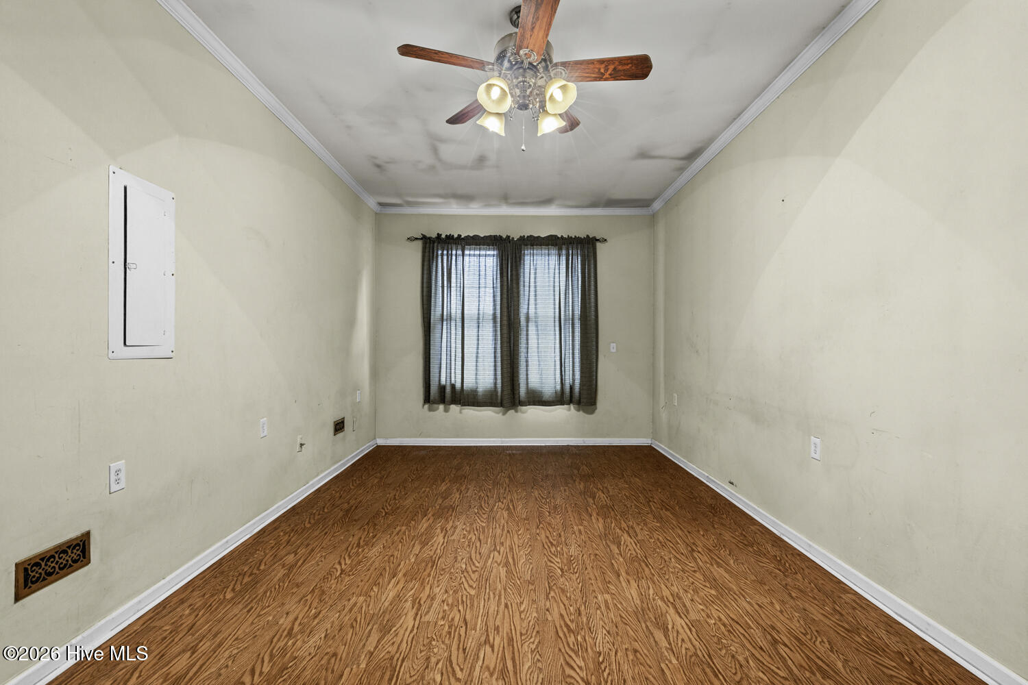 100548988 | Photo 10