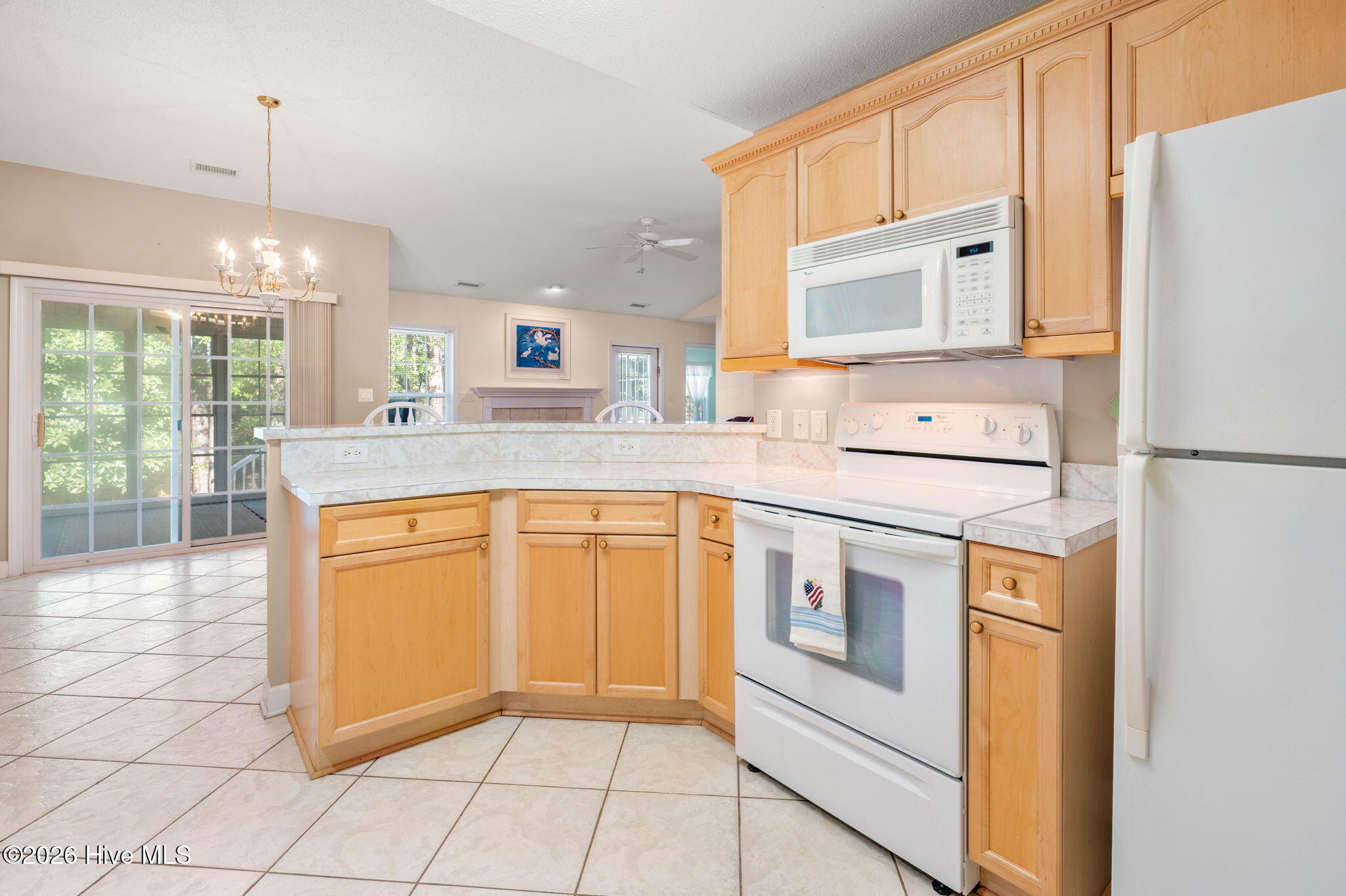 100567184 | Photo 18