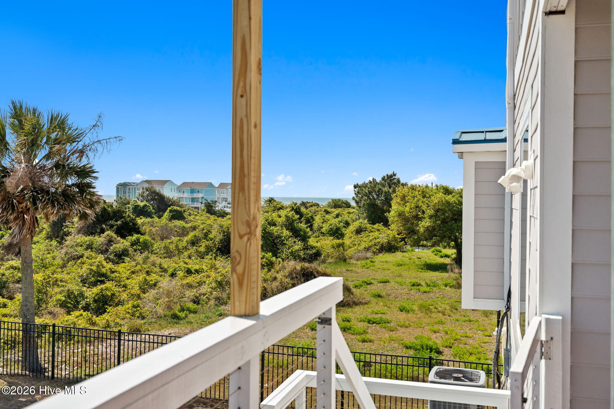 100561673 | Photo 56