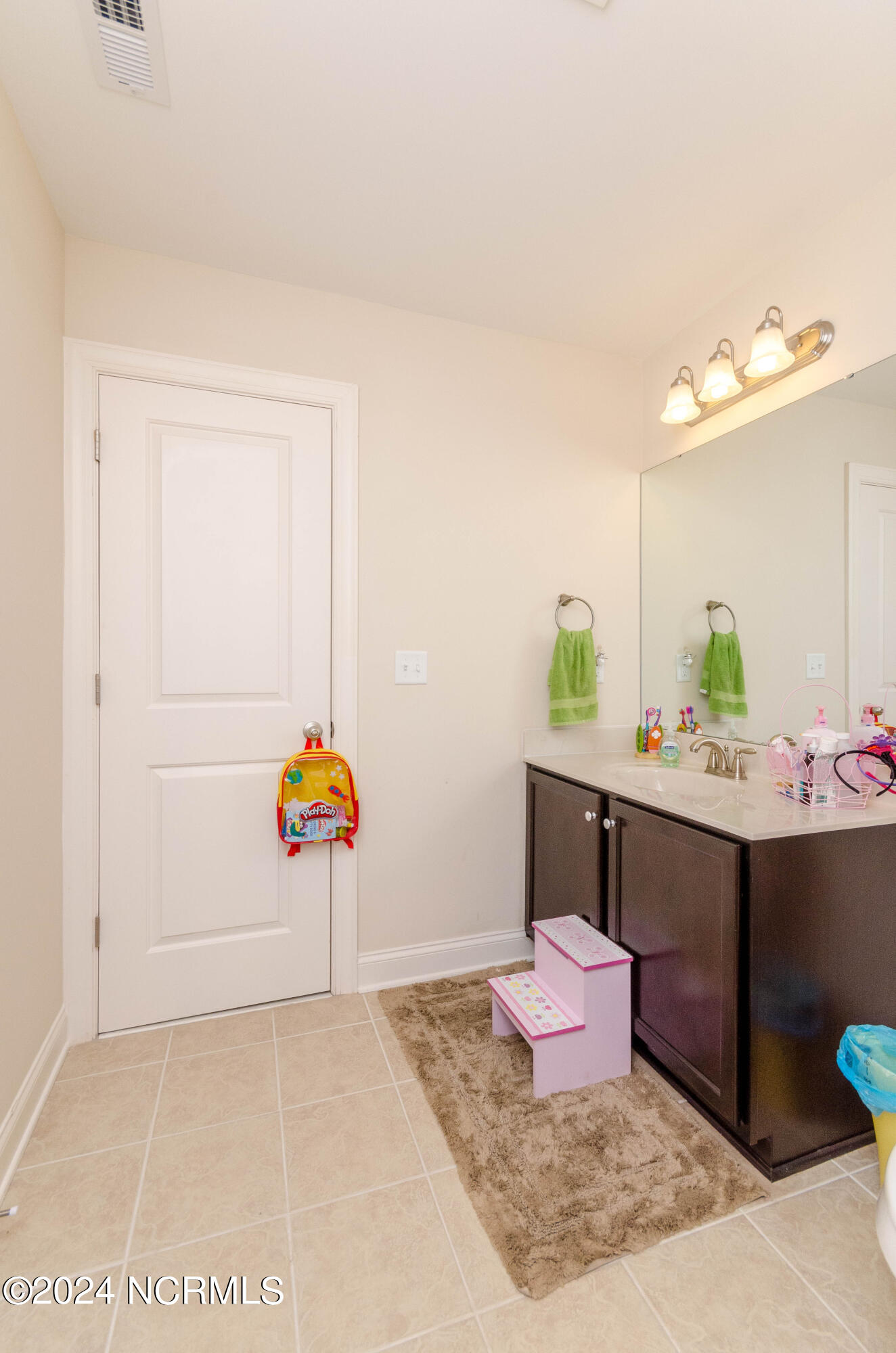 100560622 | Photo 47