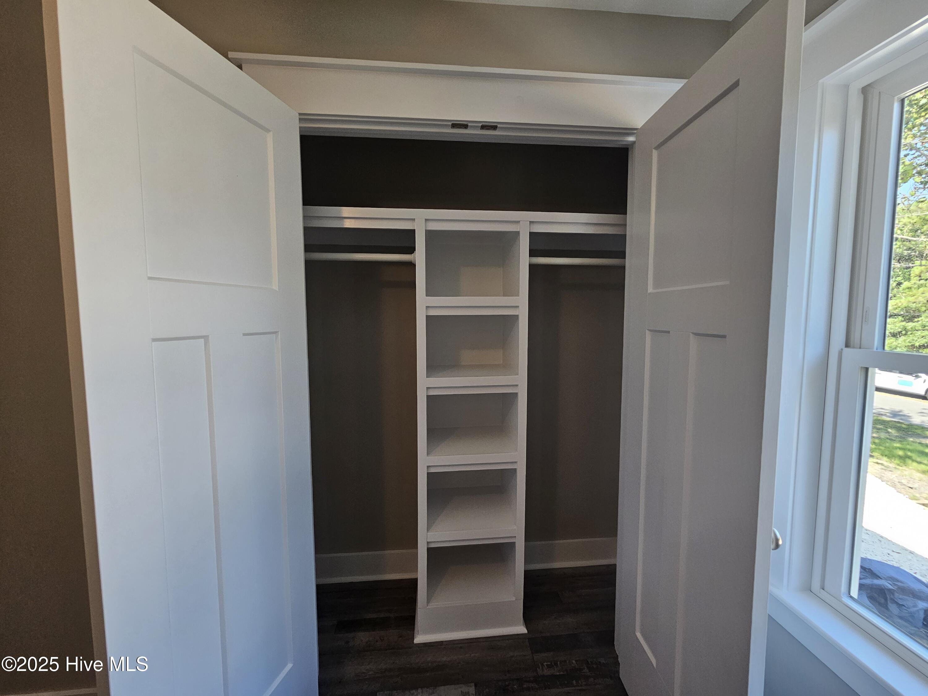 100520602 | Photo 24