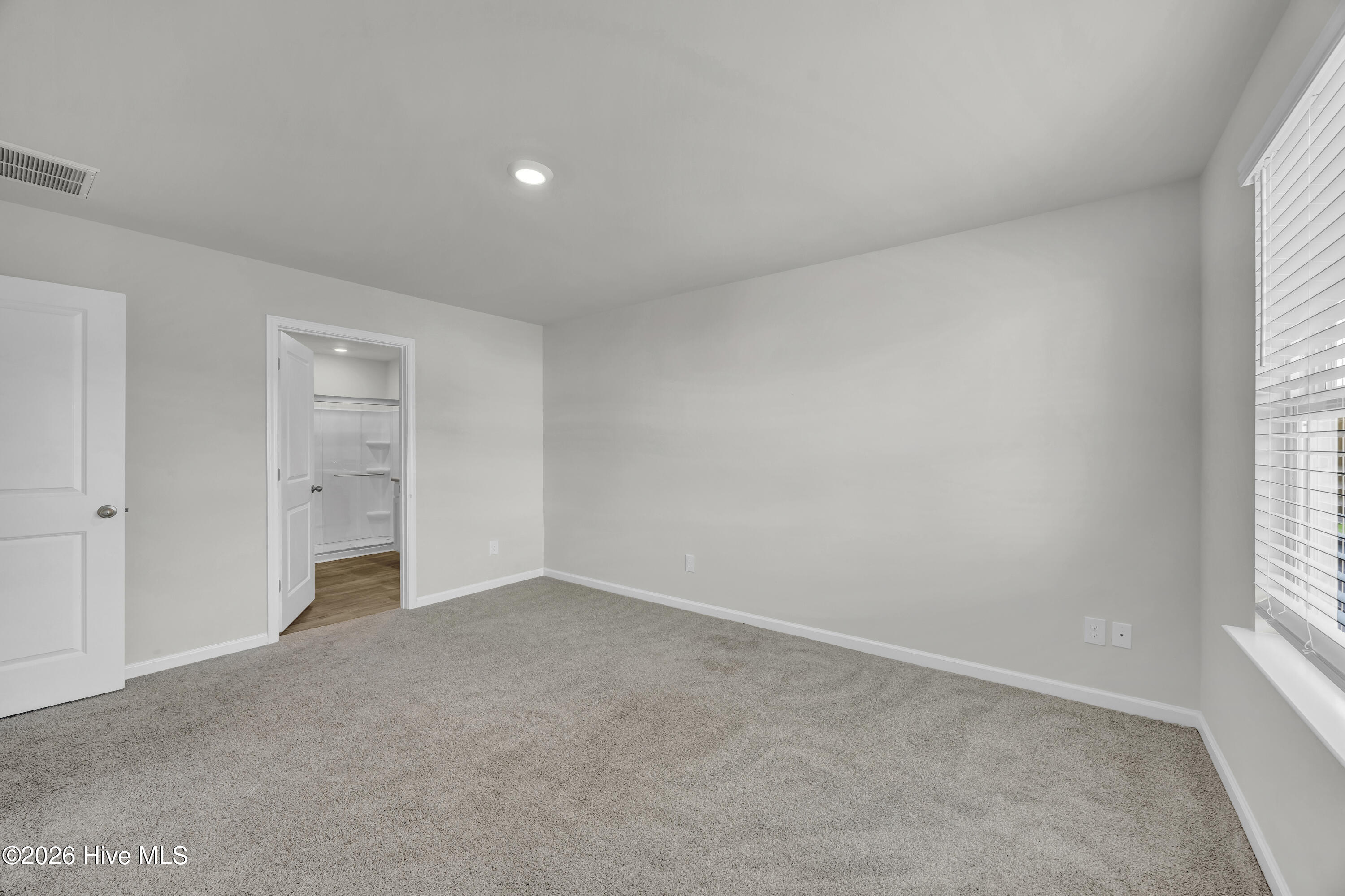 100547237 | Photo 19