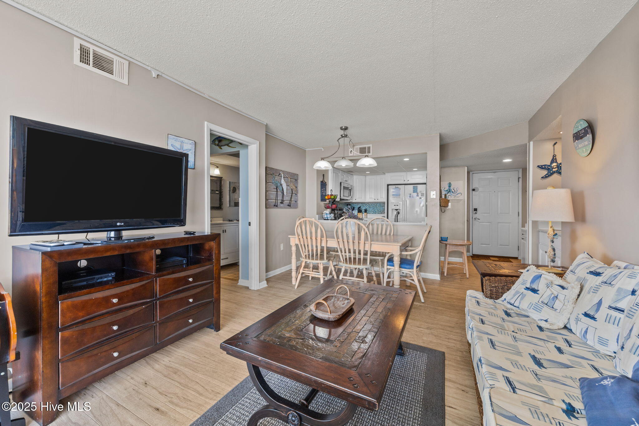 100528908 | Photo 18