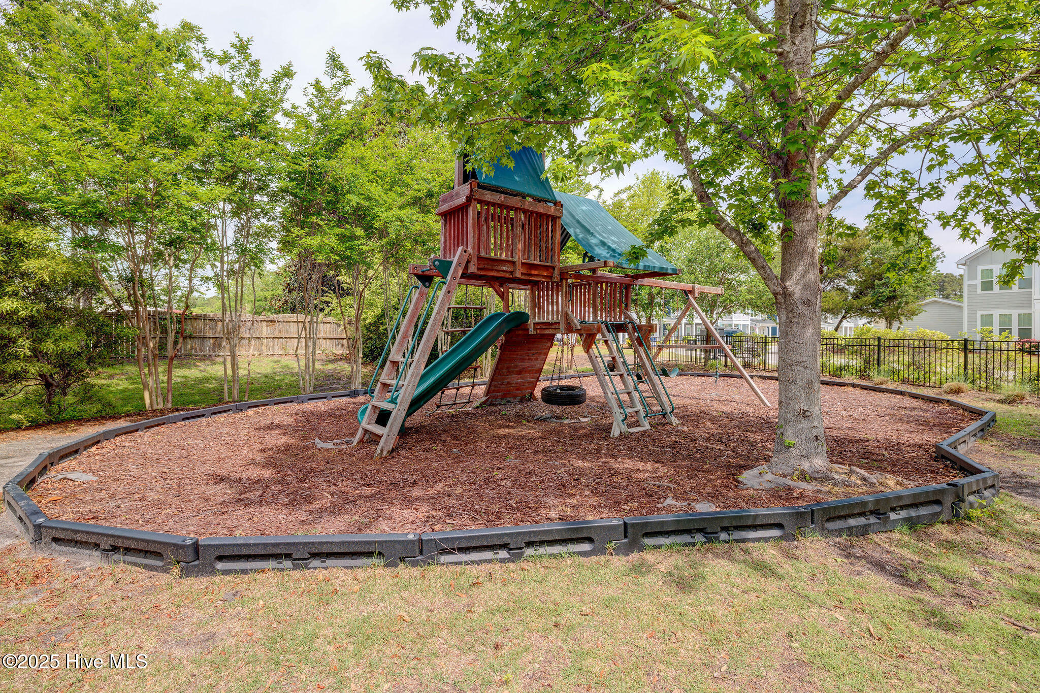 100529833 | Photo 55