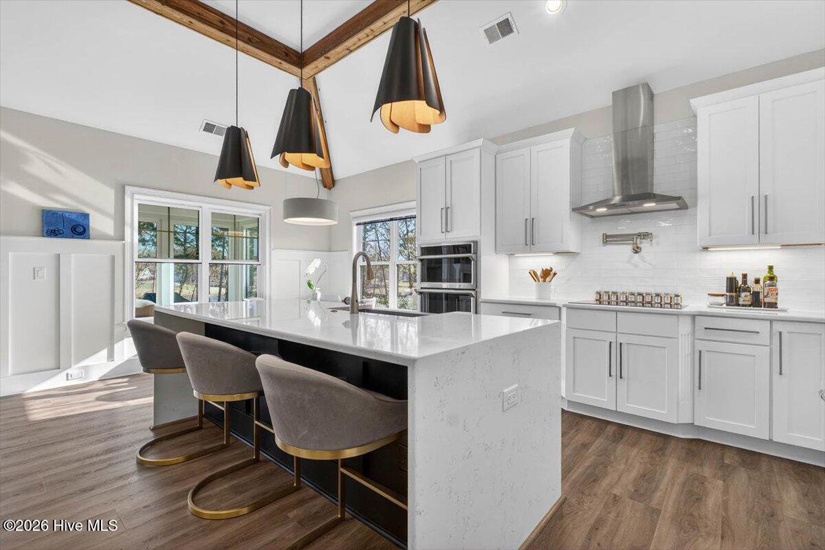 100548349 | Photo 21