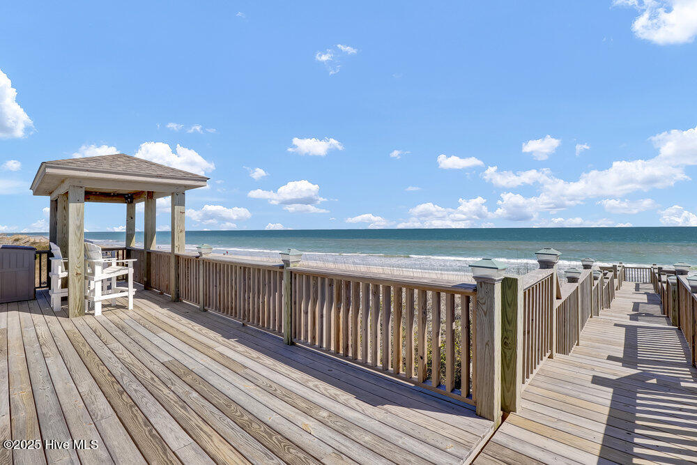 100499001 | Photo 67